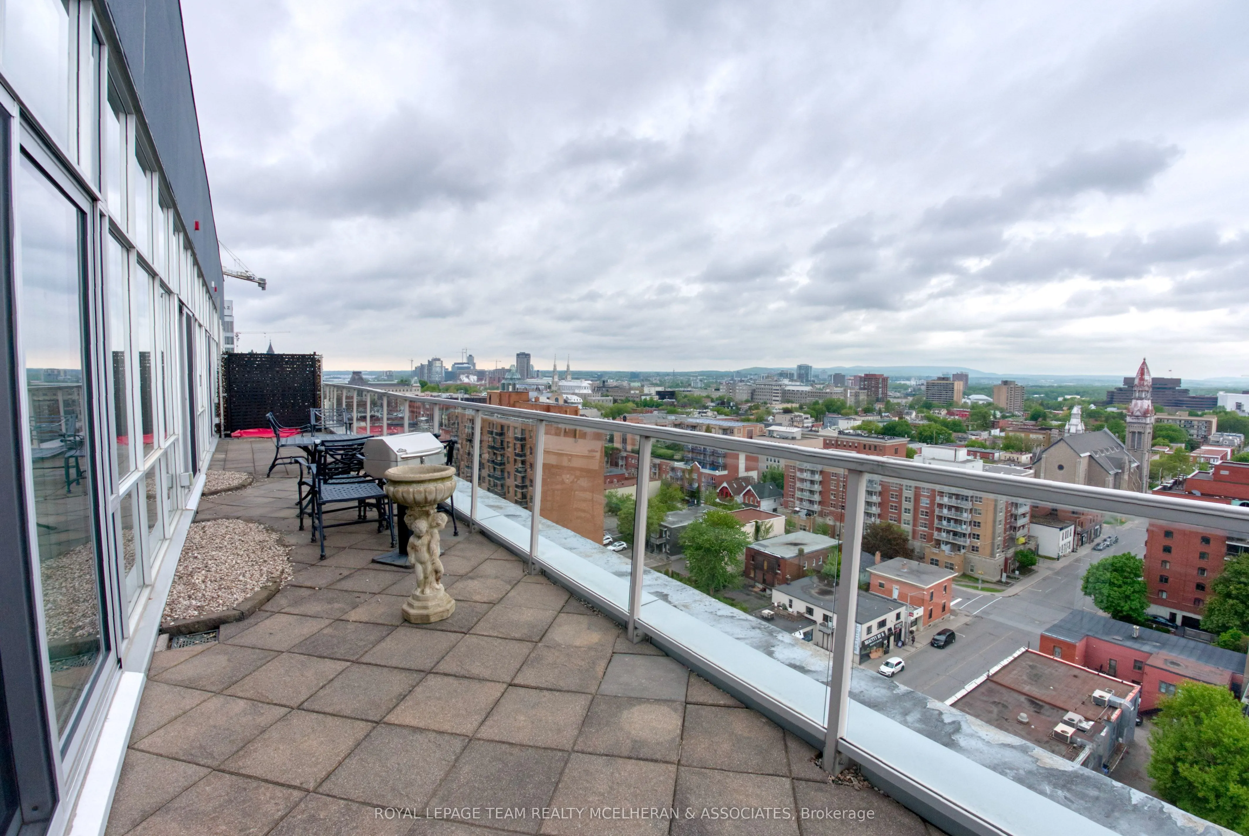 180 York Street, #1402