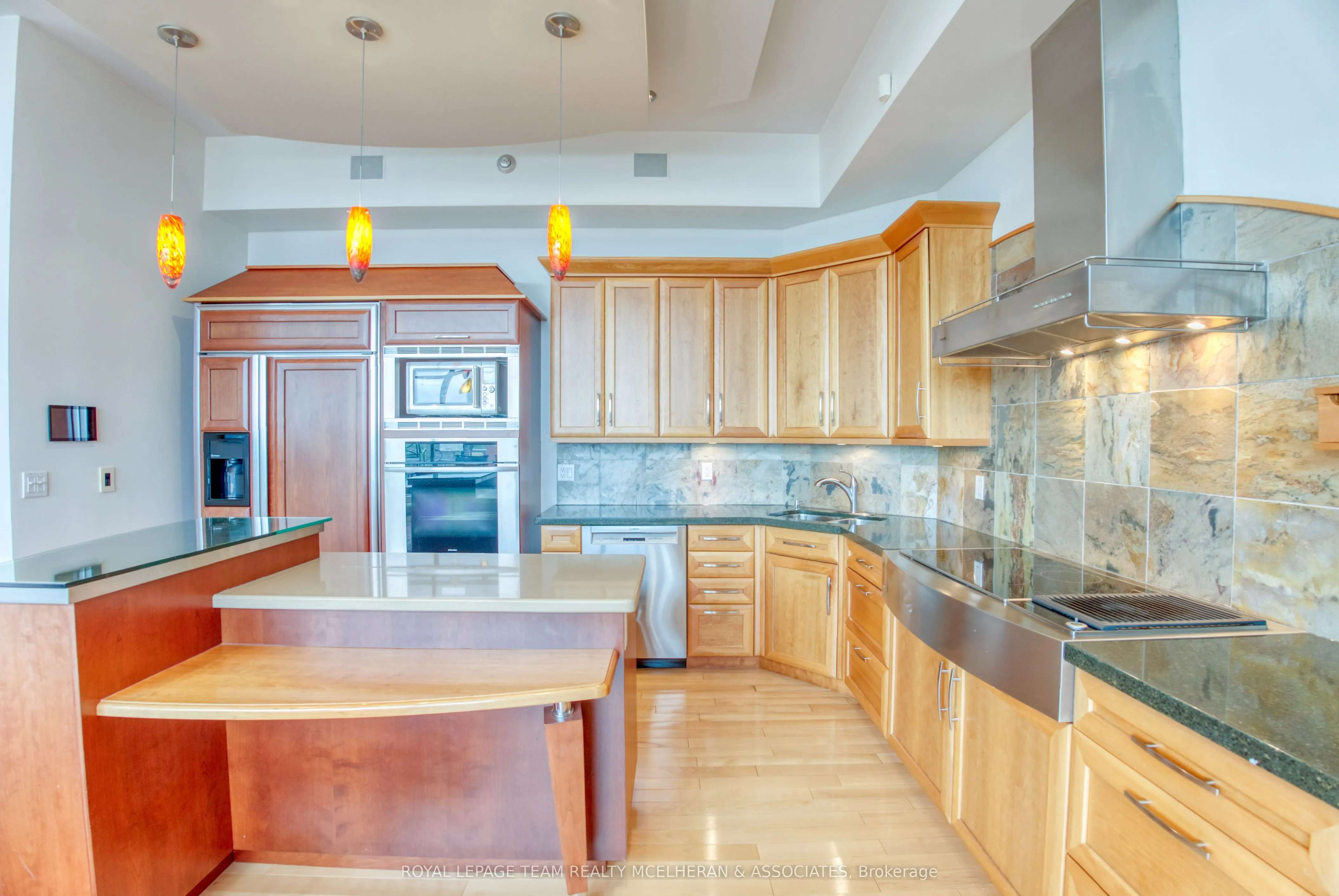 180 York Street, #1402