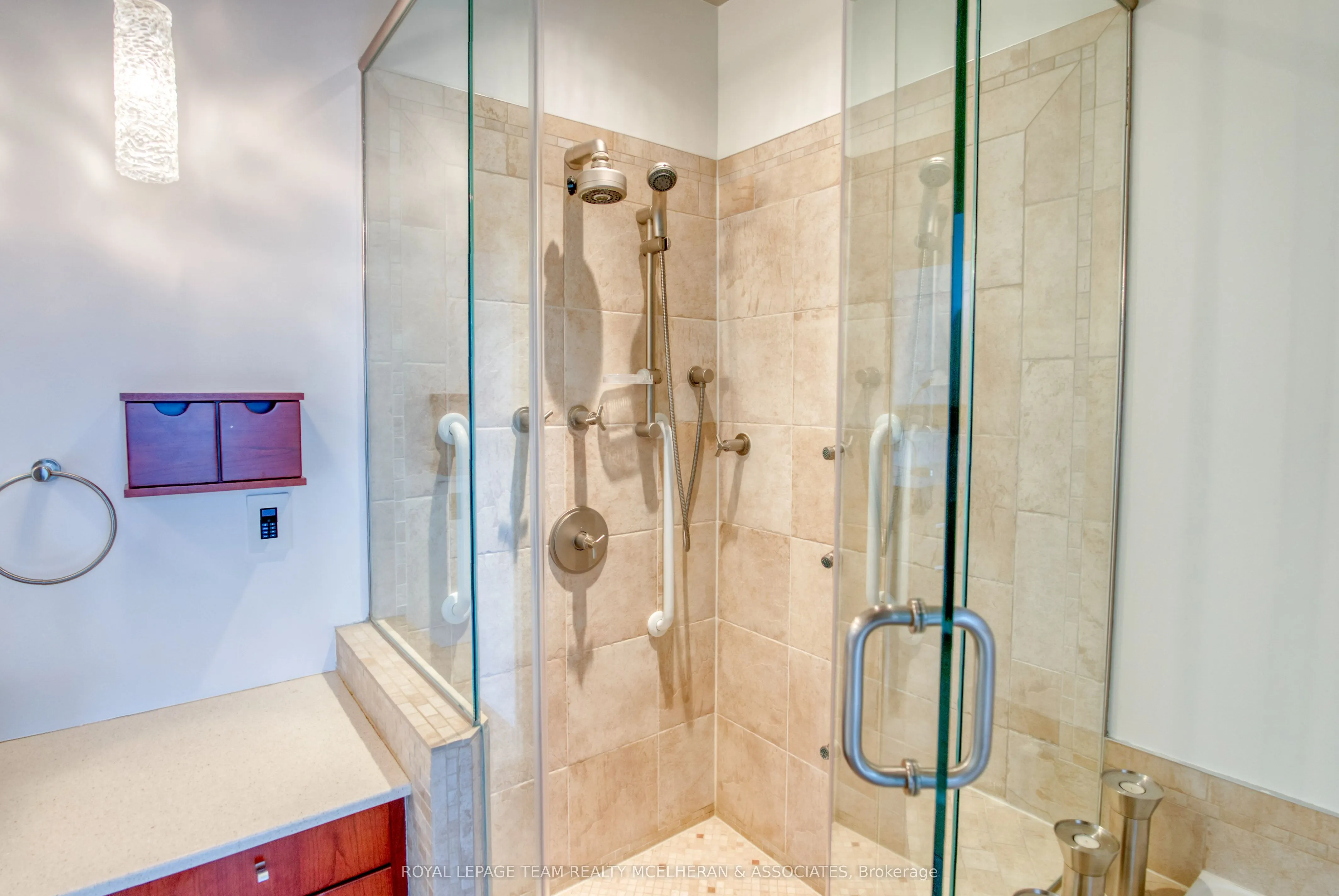 180 York Street, #1402