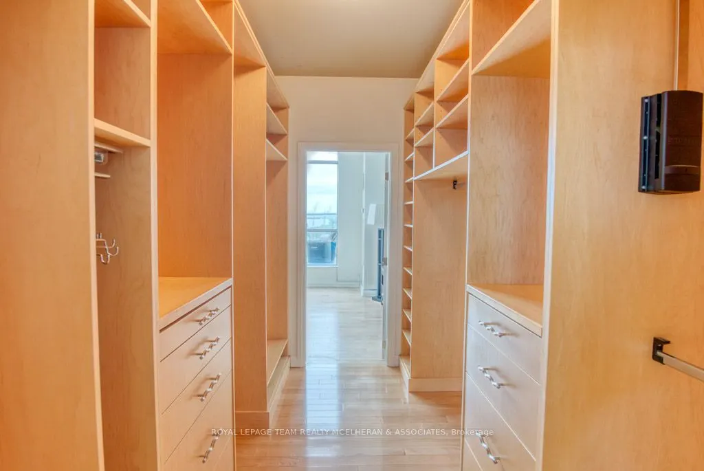 180 York Street, #1402