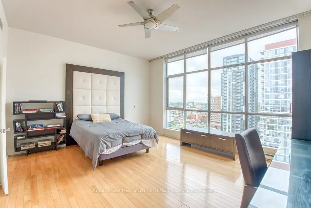 180 York Street, #1402