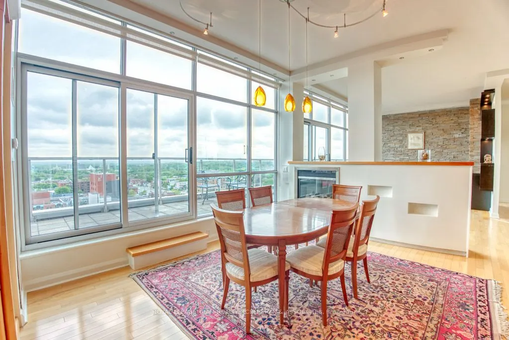 180 York Street, #1402
