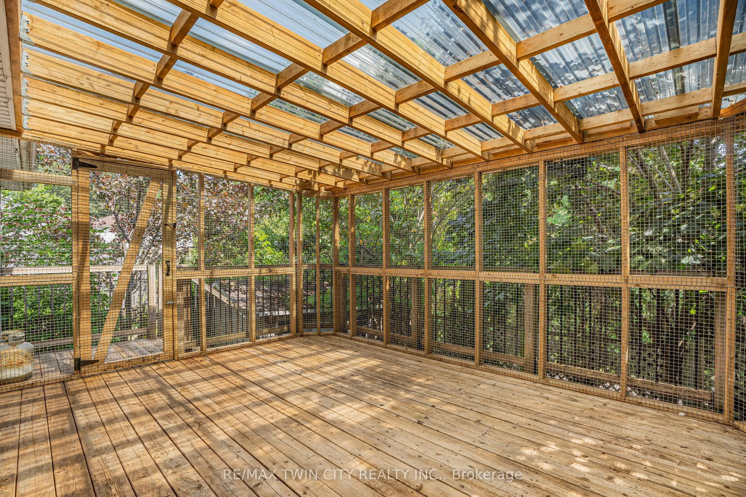 3 Wisteria Court