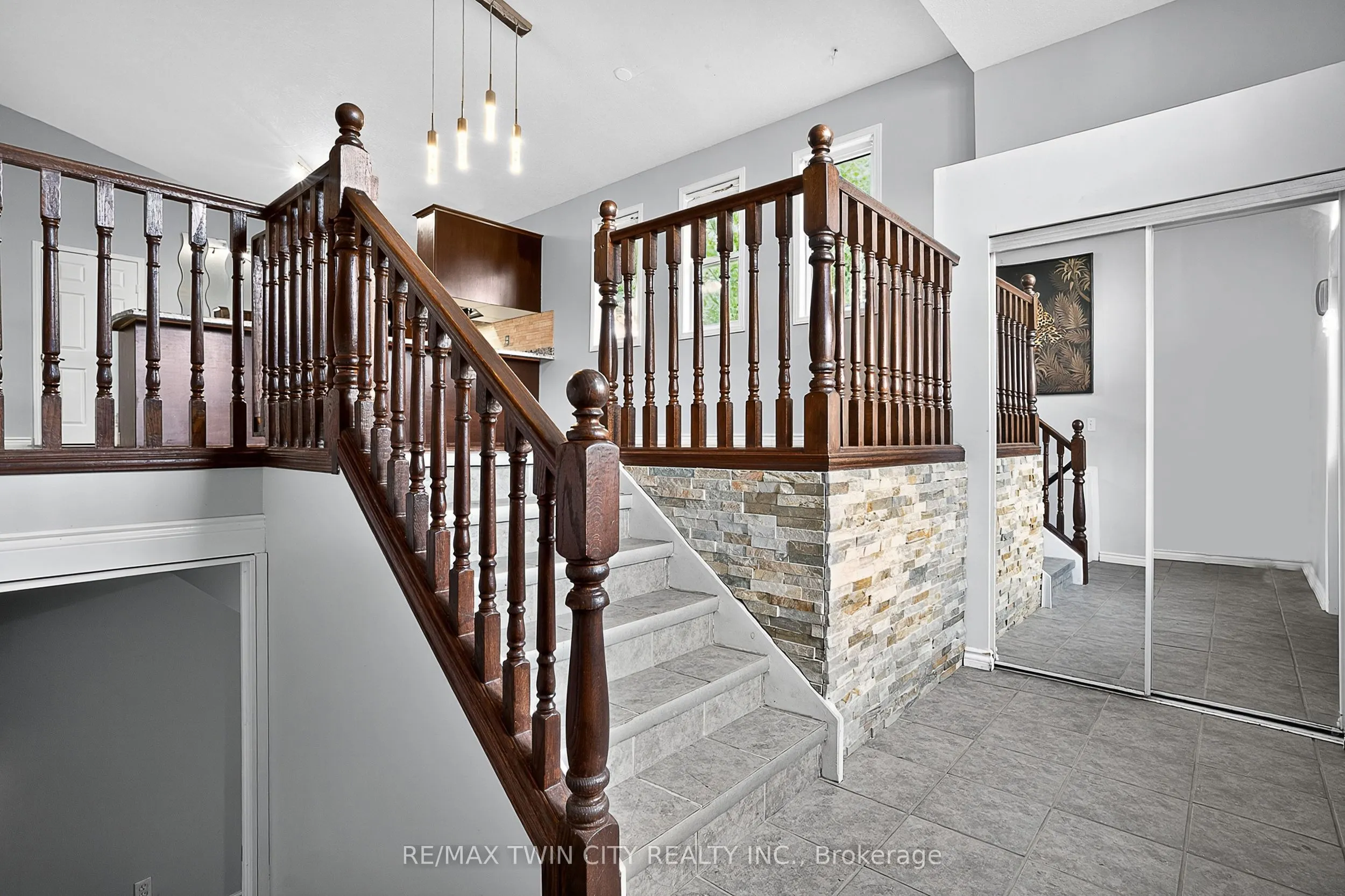 3 Wisteria Court