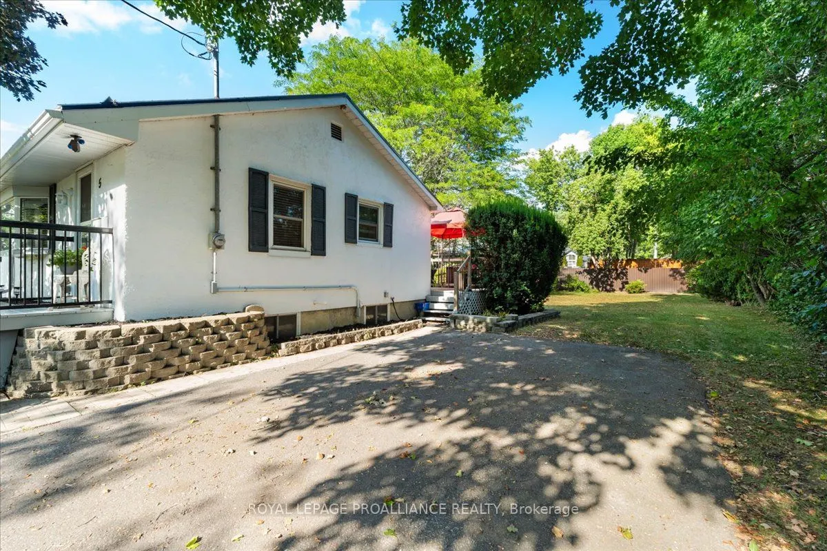 5 South Maloney Street