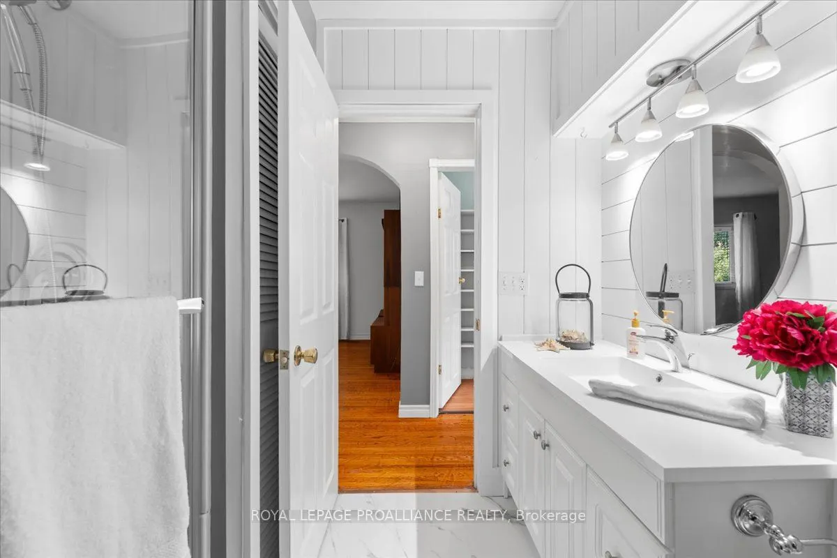 5 South Maloney Street