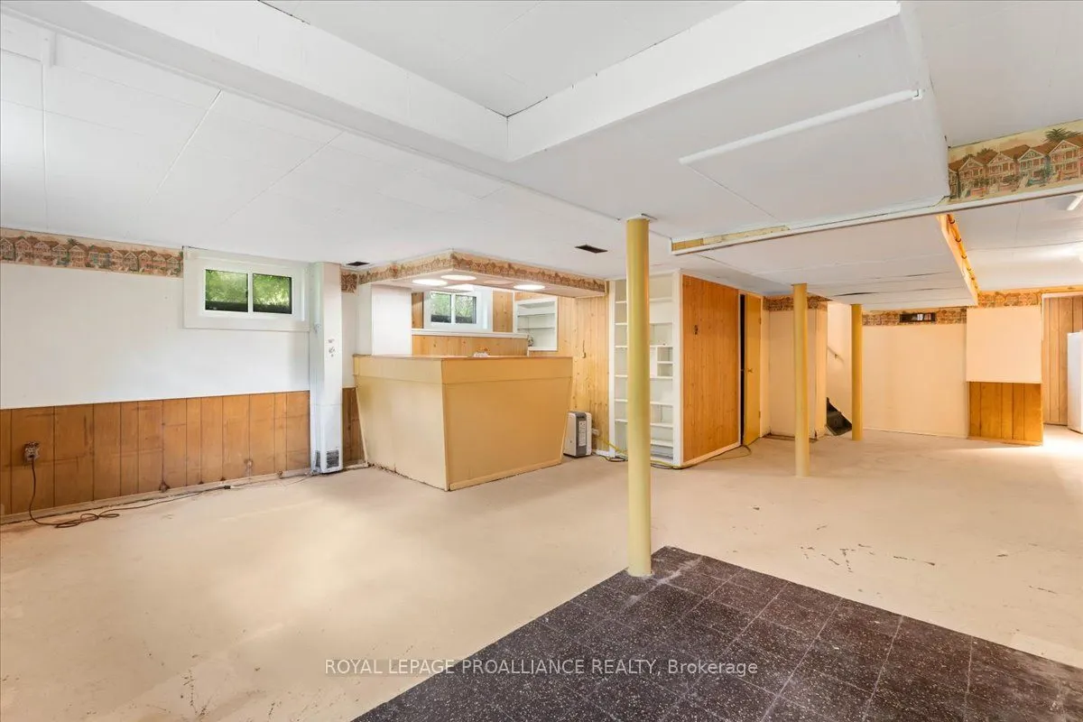 5 South Maloney Street
