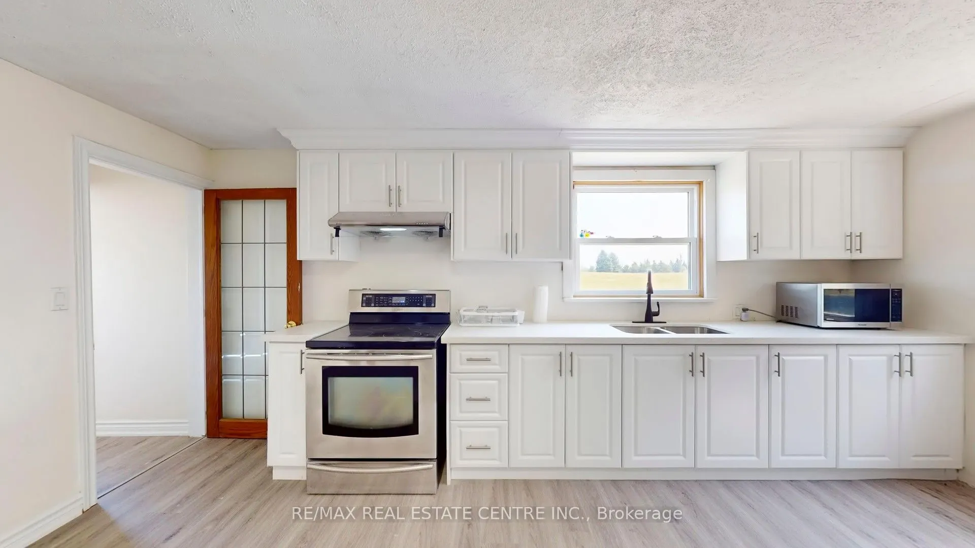 4036 Lakeshore Road