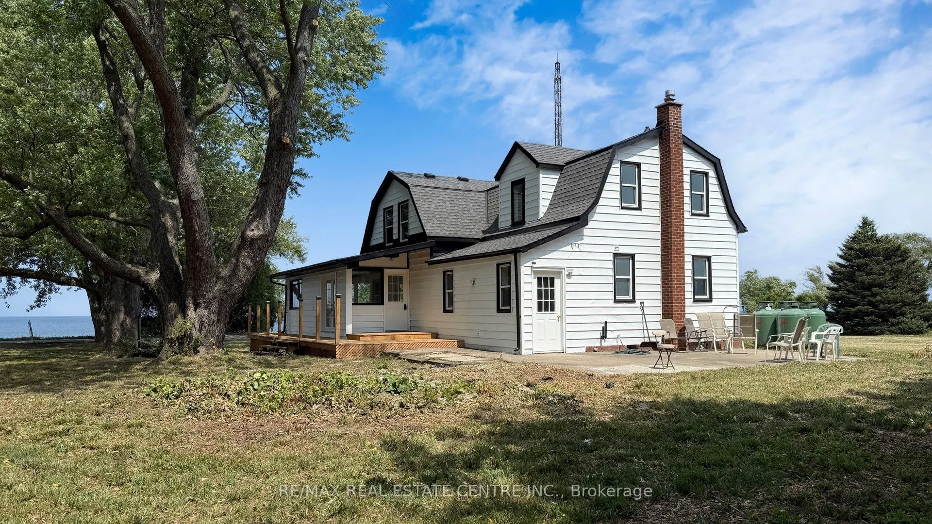 4036 Lakeshore Road