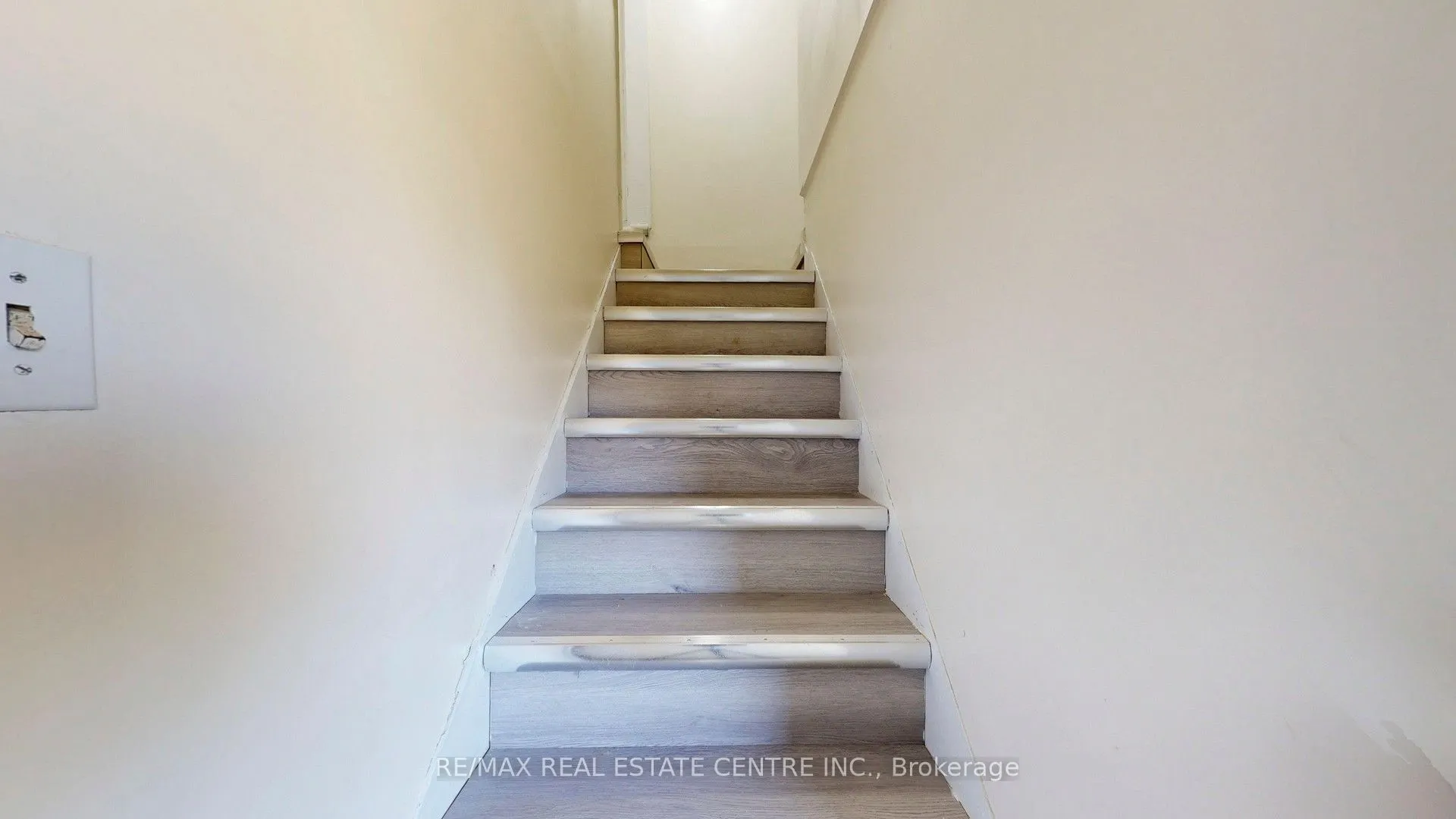 4036 Lakeshore Road