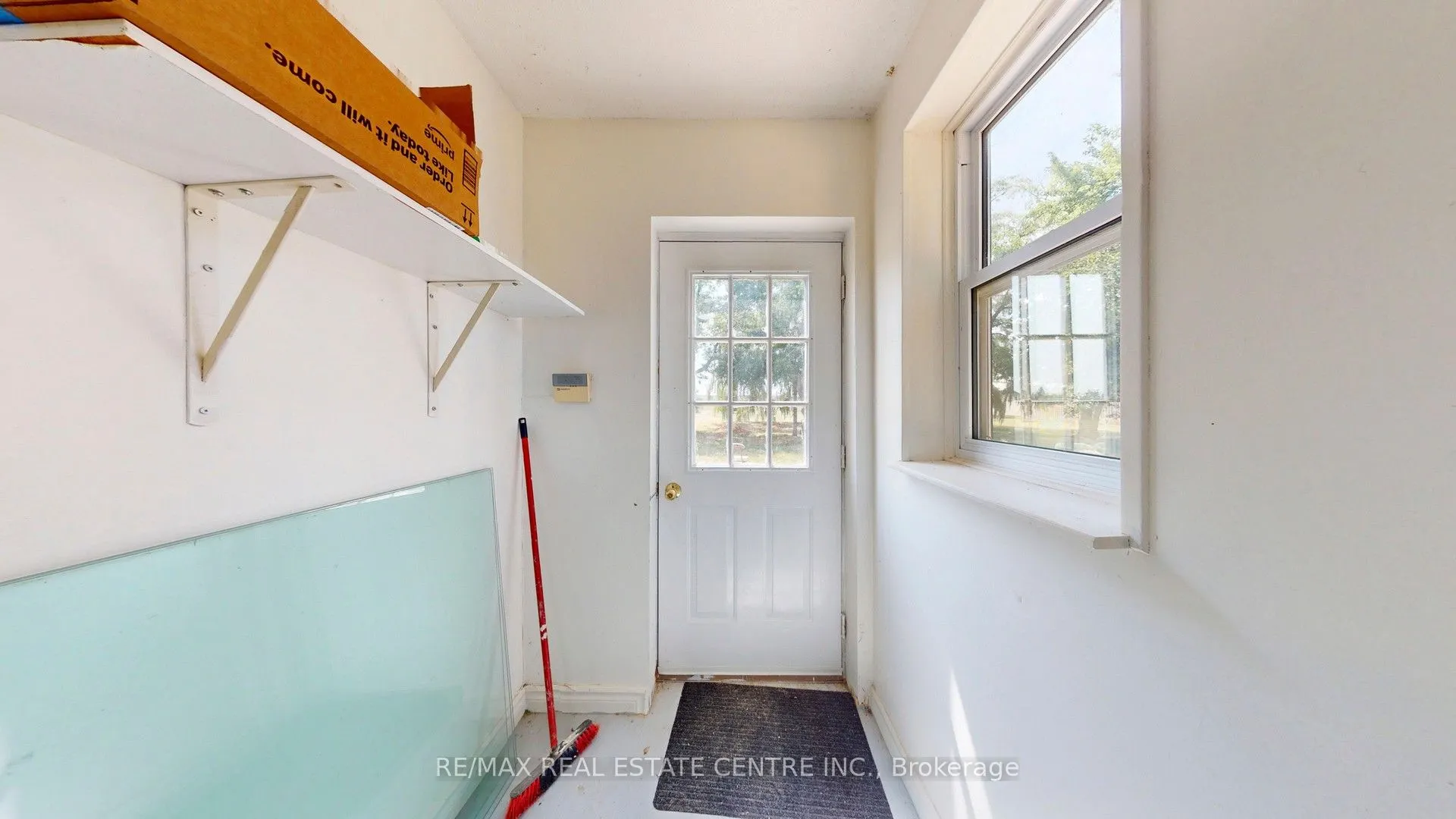 4036 Lakeshore Road