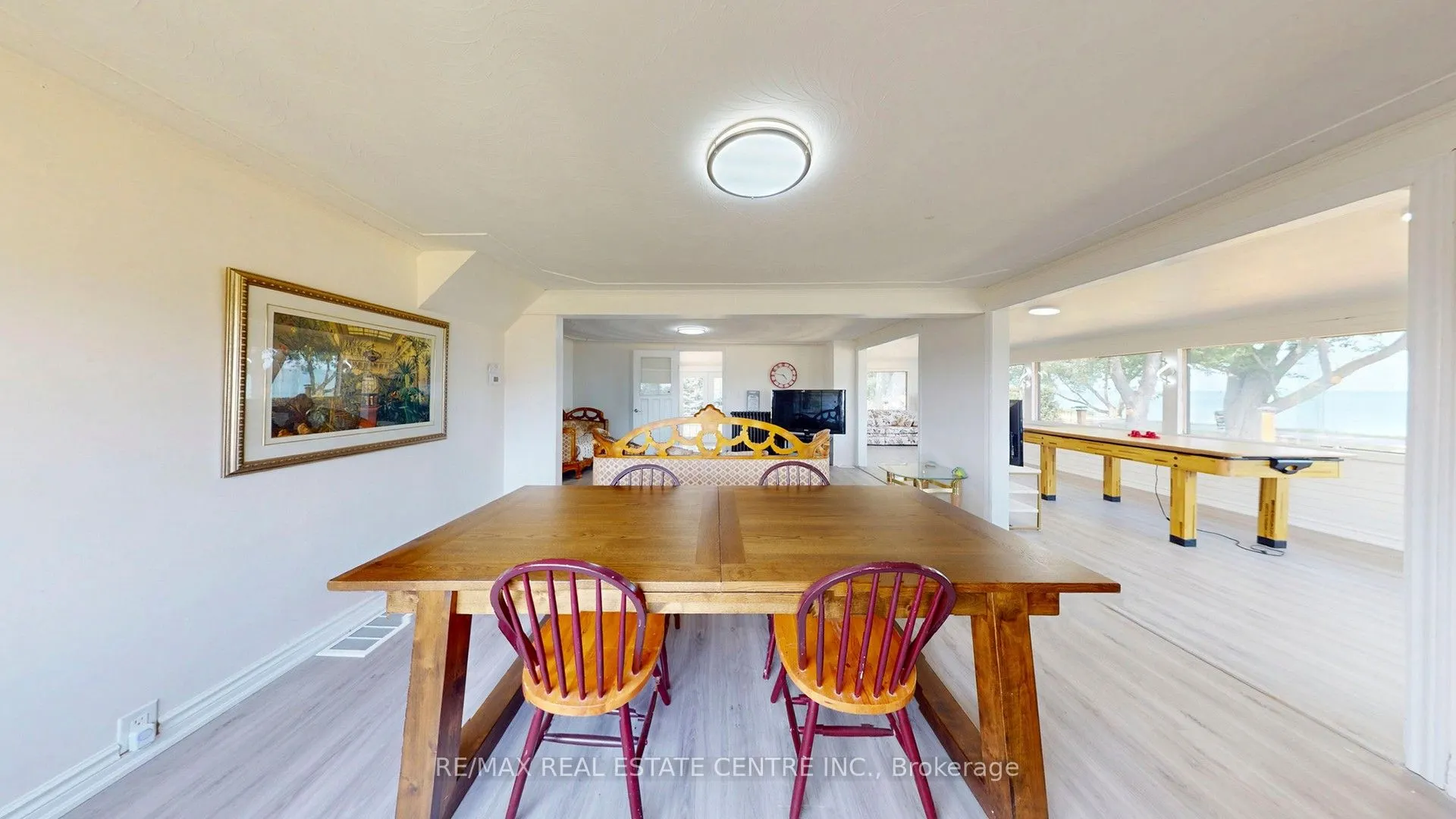 4036 Lakeshore Road