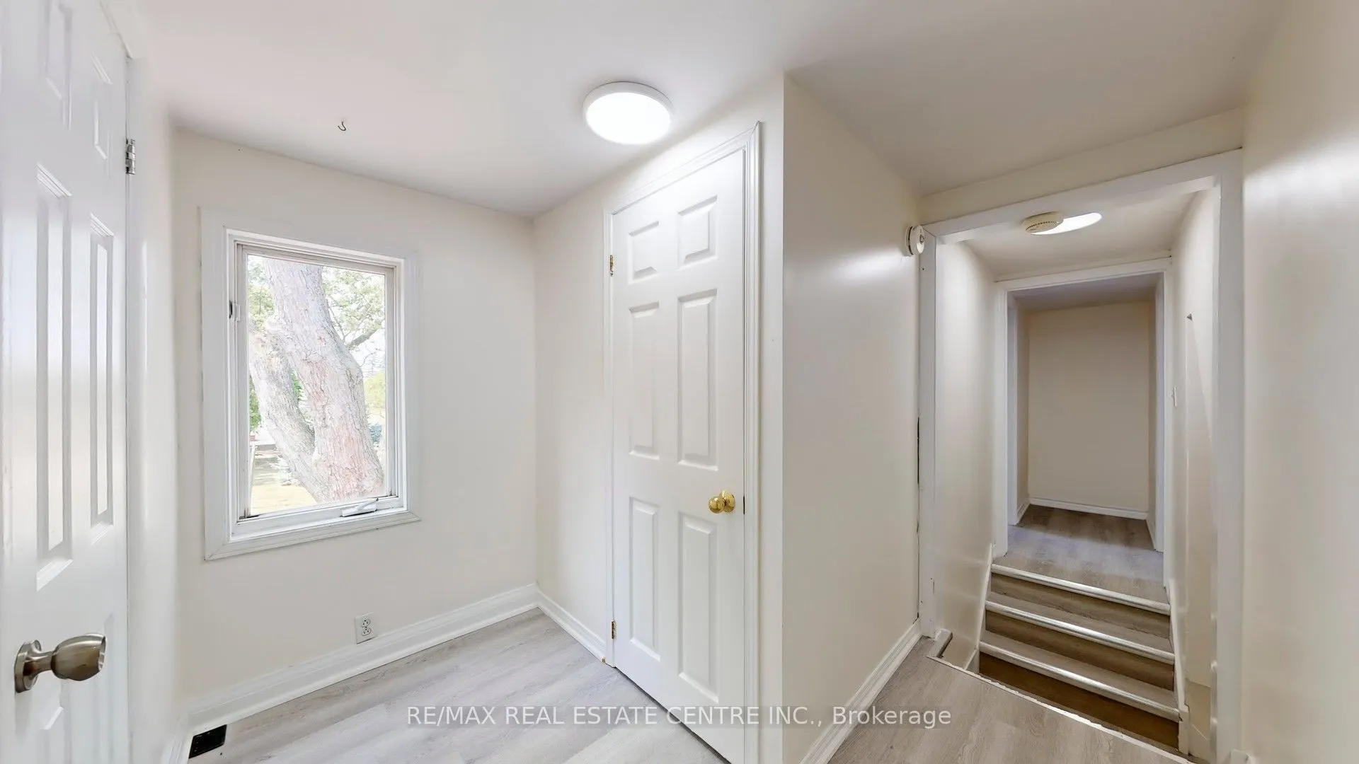 4036 Lakeshore Road