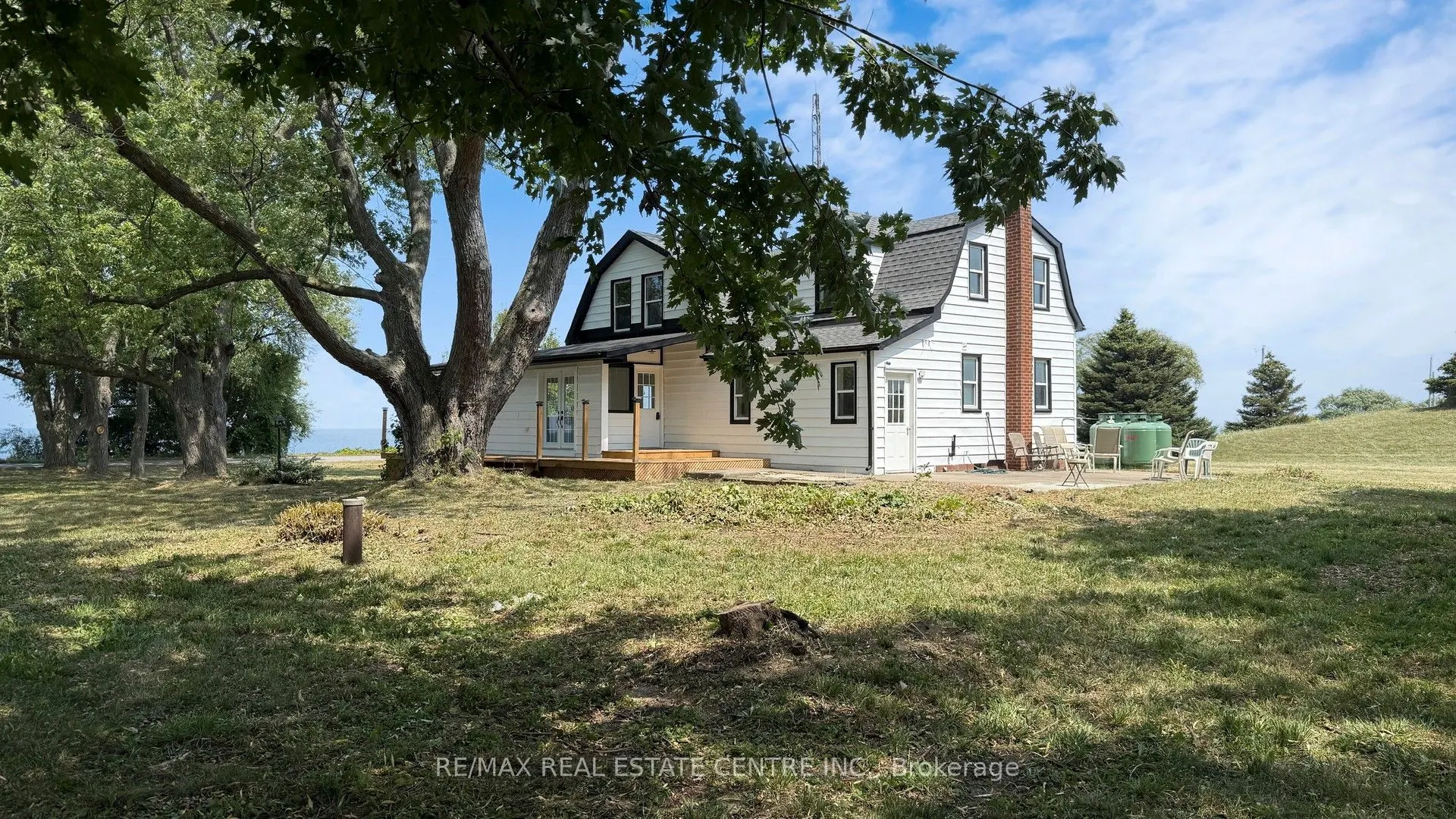 4036 Lakeshore Road