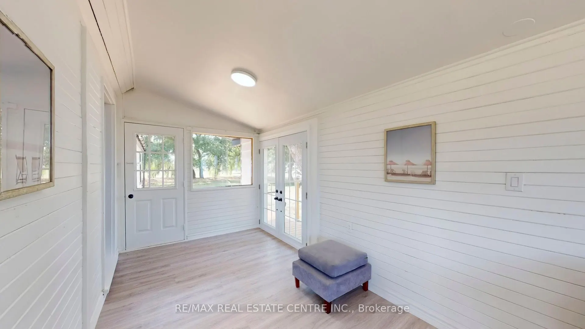 4036 Lakeshore Road