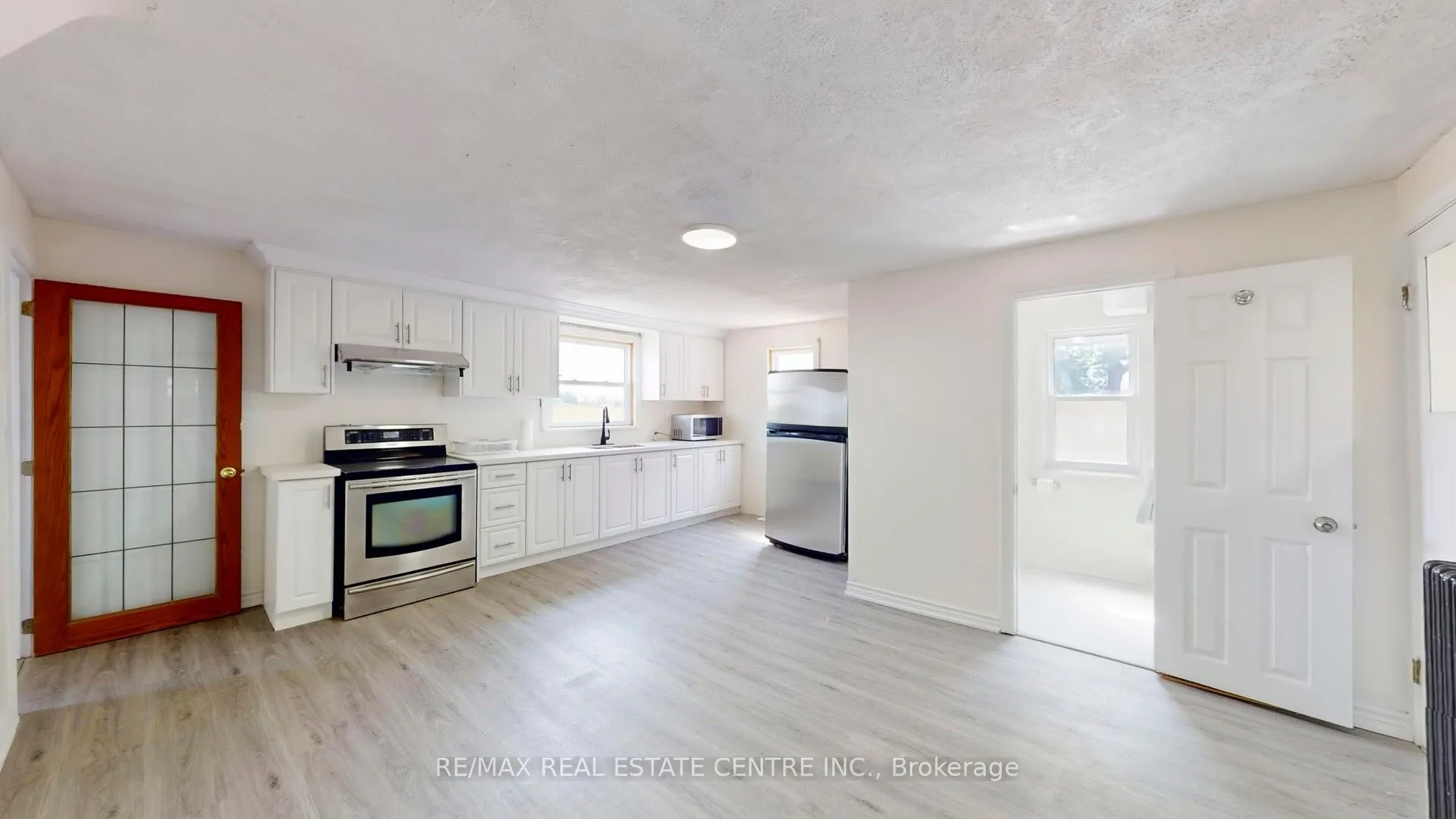 4036 Lakeshore Road