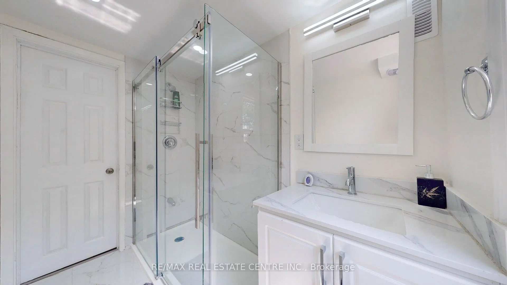 4036 Lakeshore Road