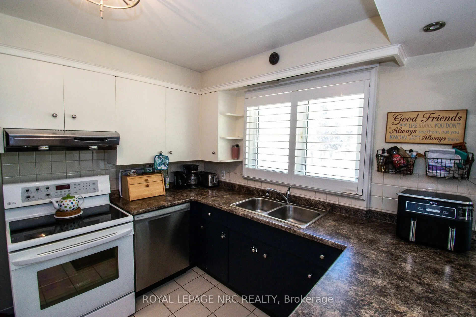 73 Lockview Crescent