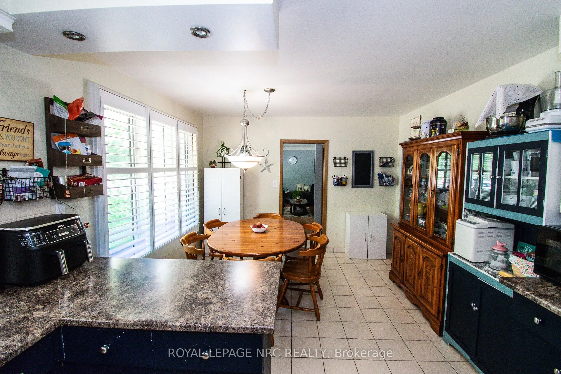 73 Lockview Crescent