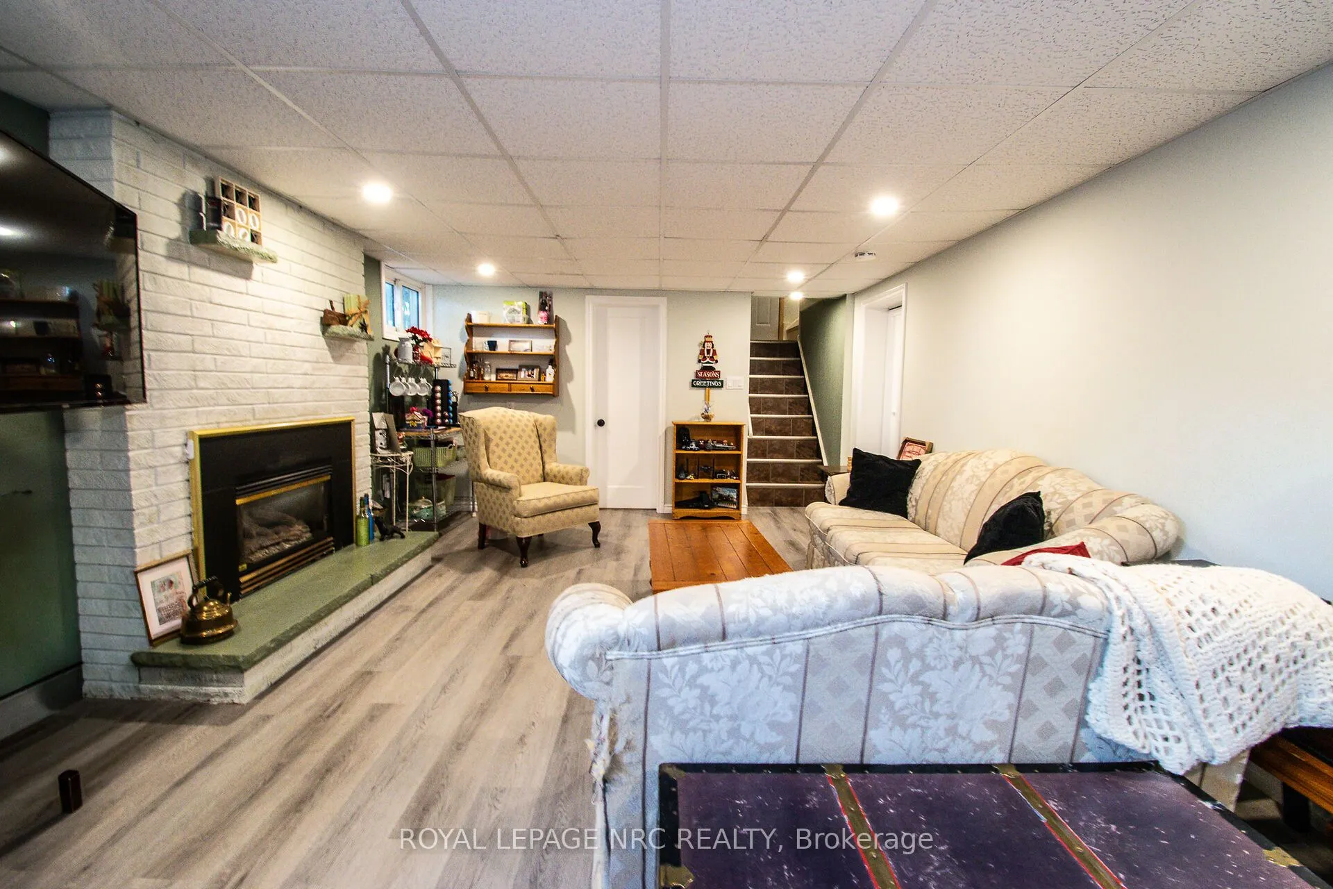 73 Lockview Crescent
