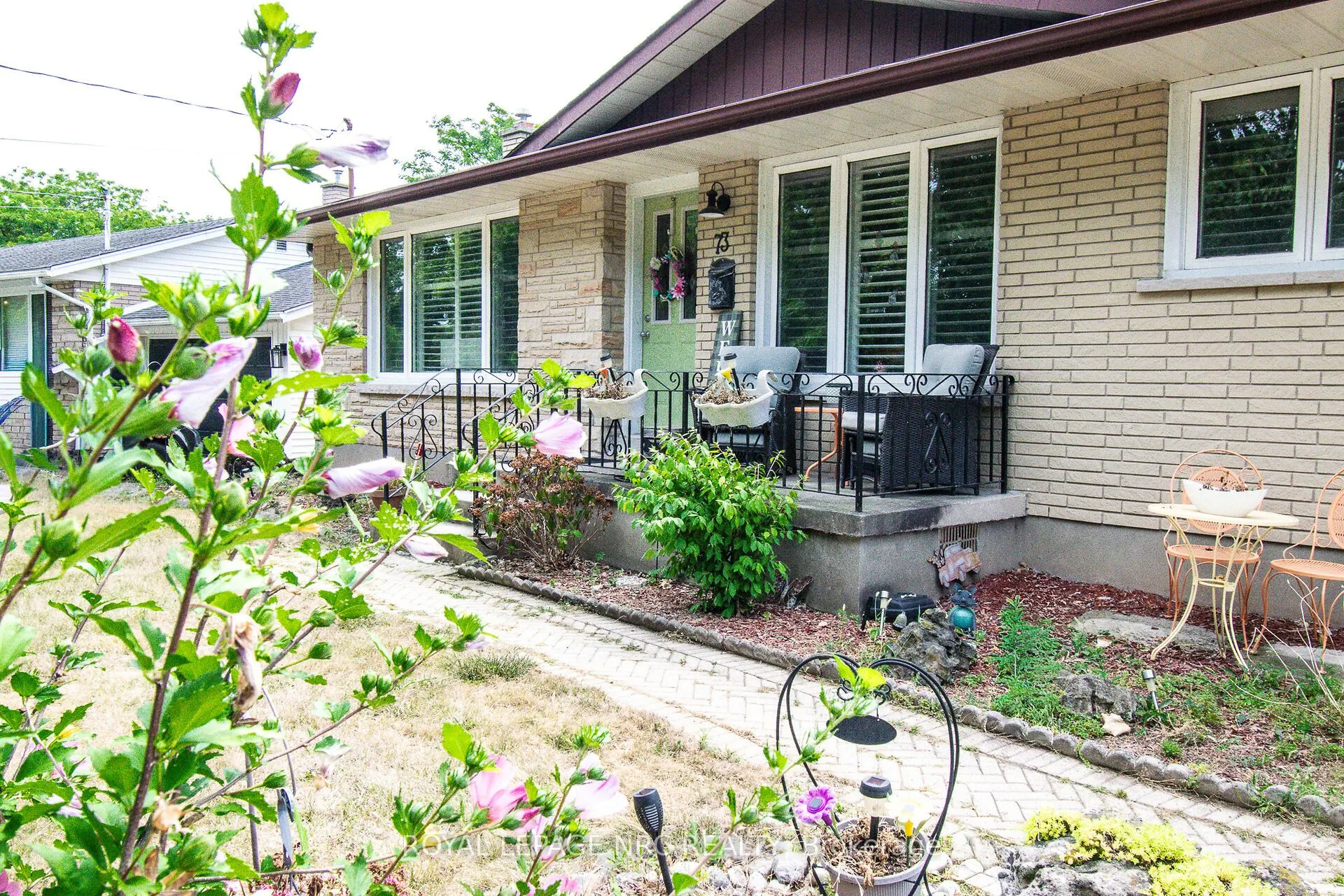 73 Lockview Crescent