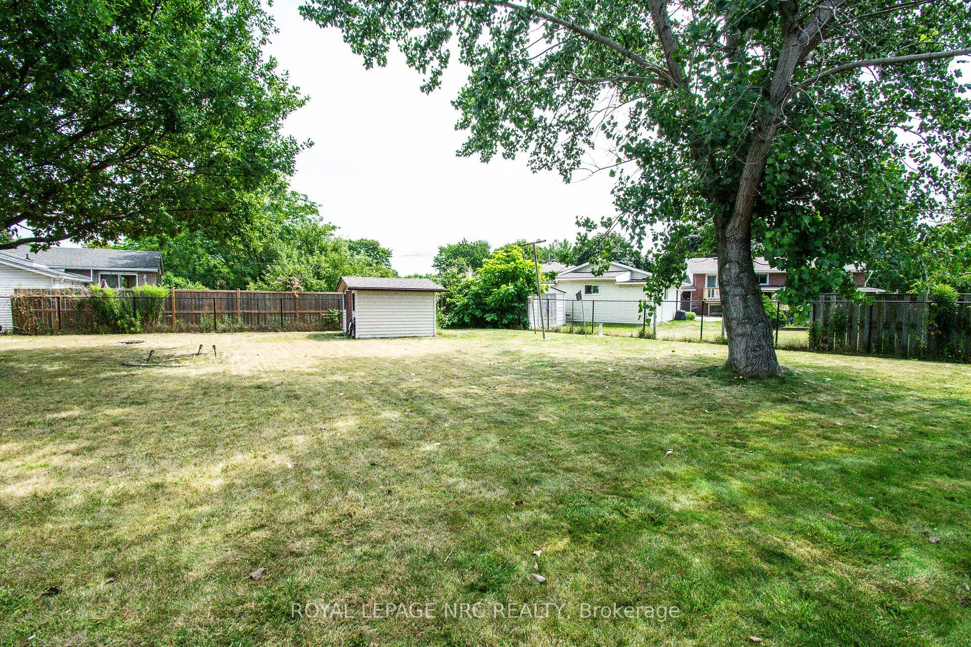 73 Lockview Crescent