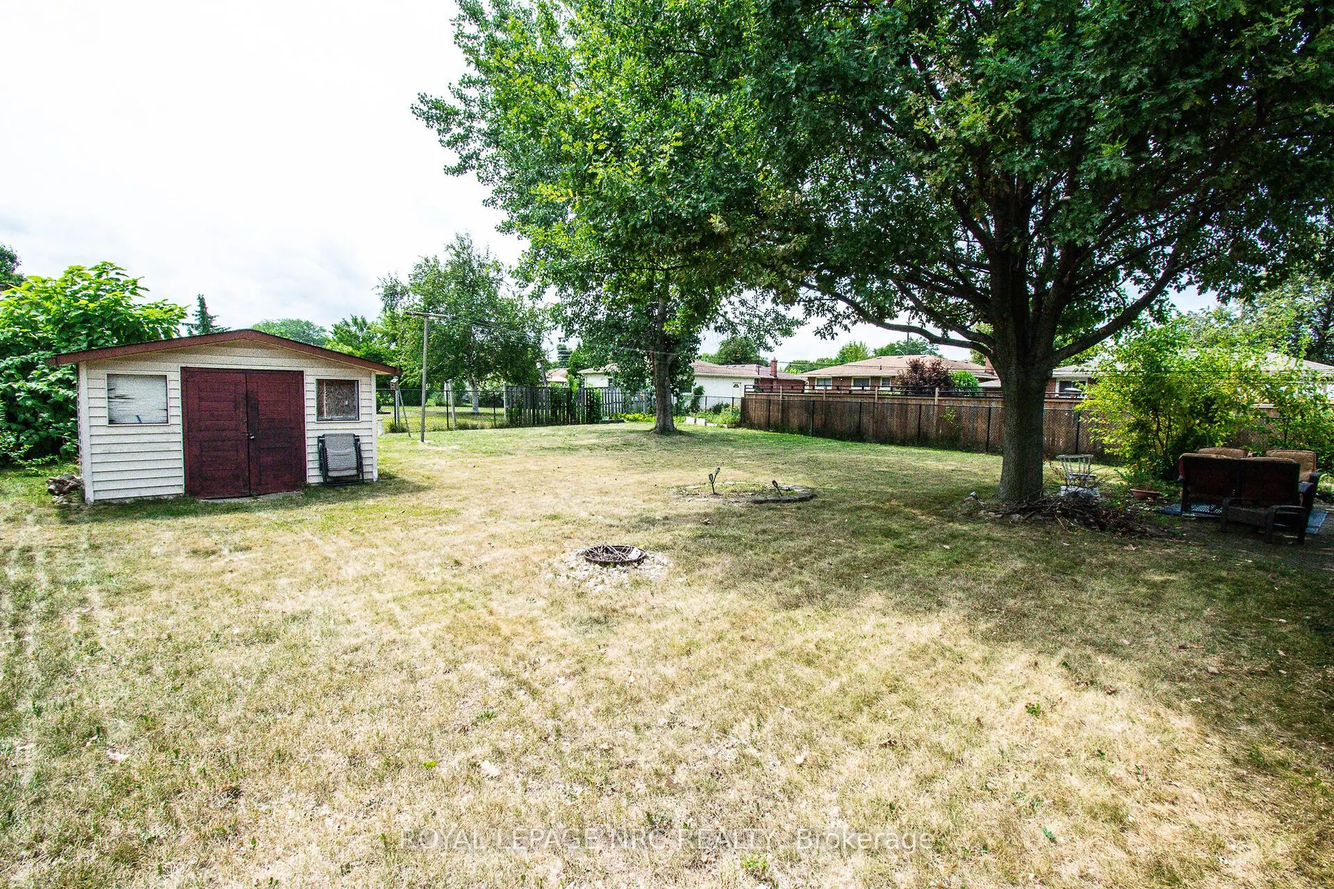 73 Lockview Crescent