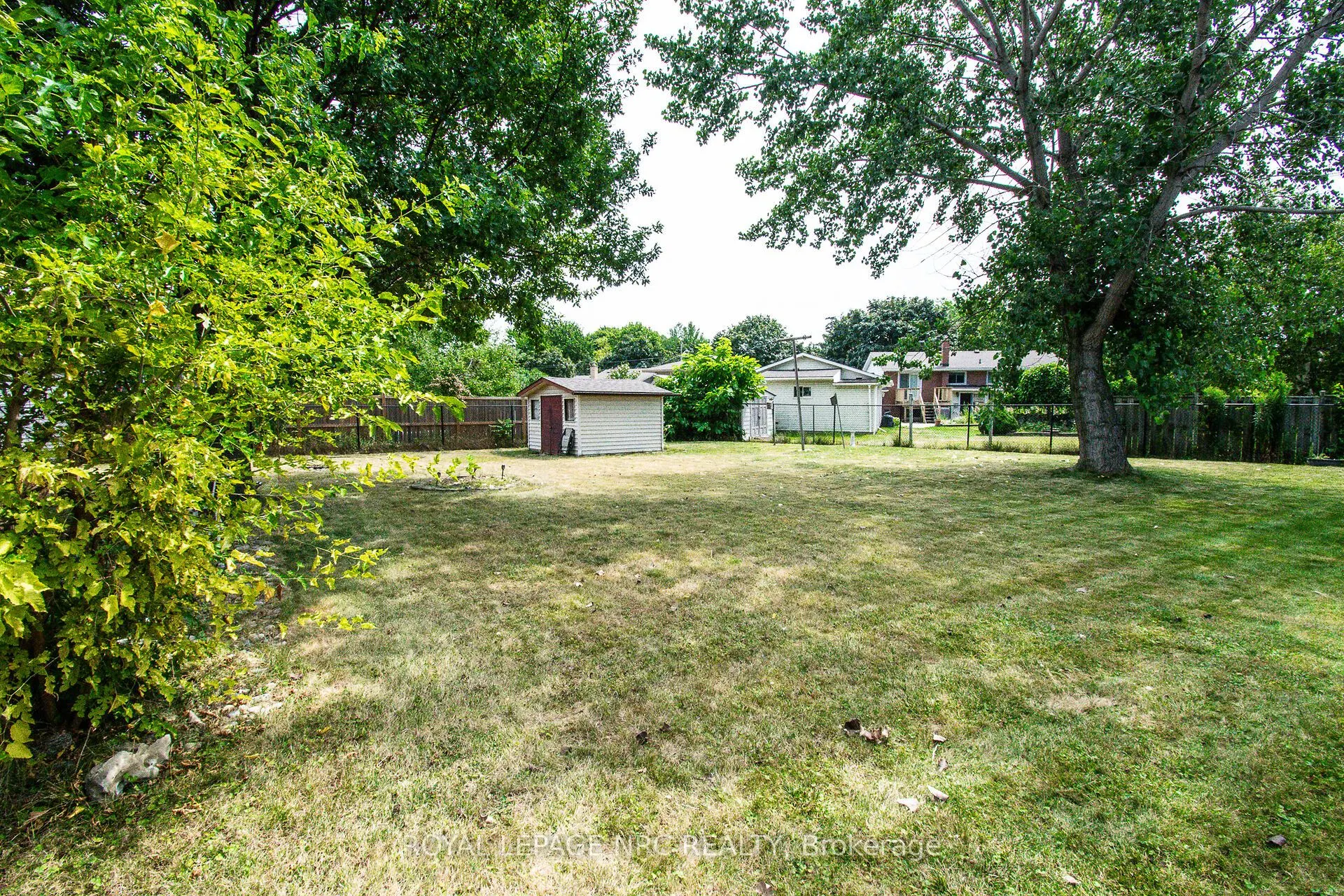 73 Lockview Crescent