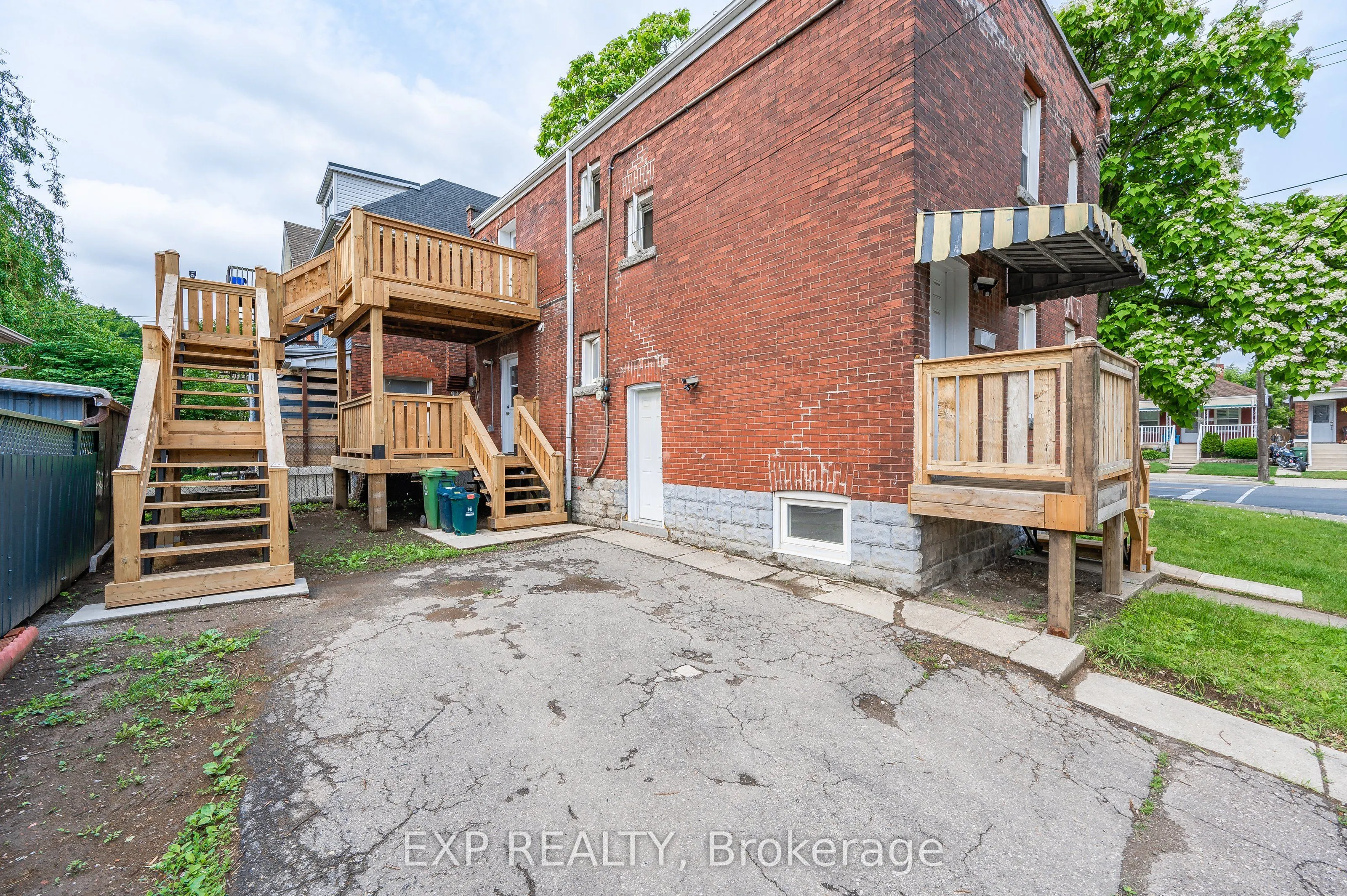 140 Gage Avenue N