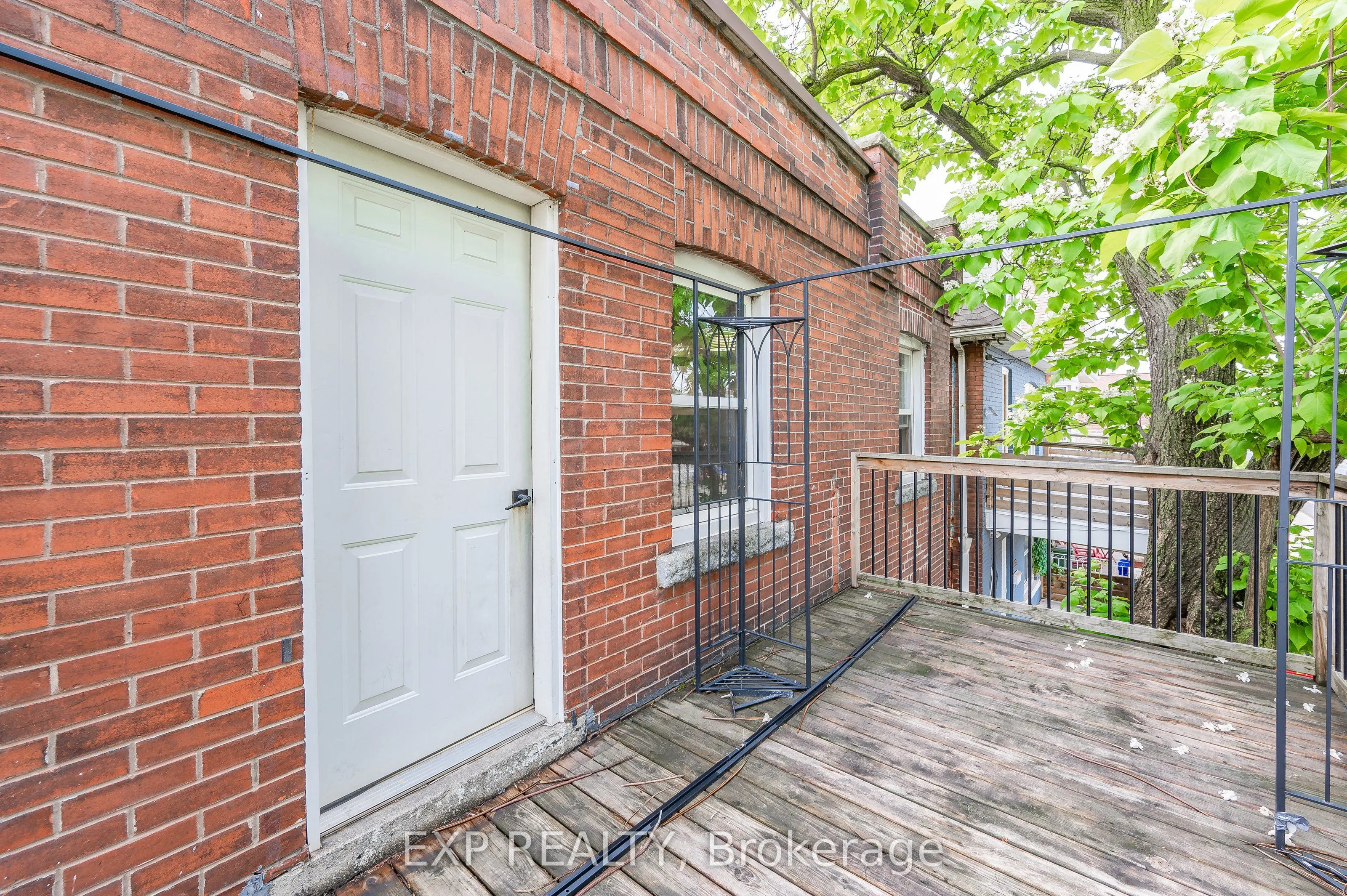 140 Gage Avenue N