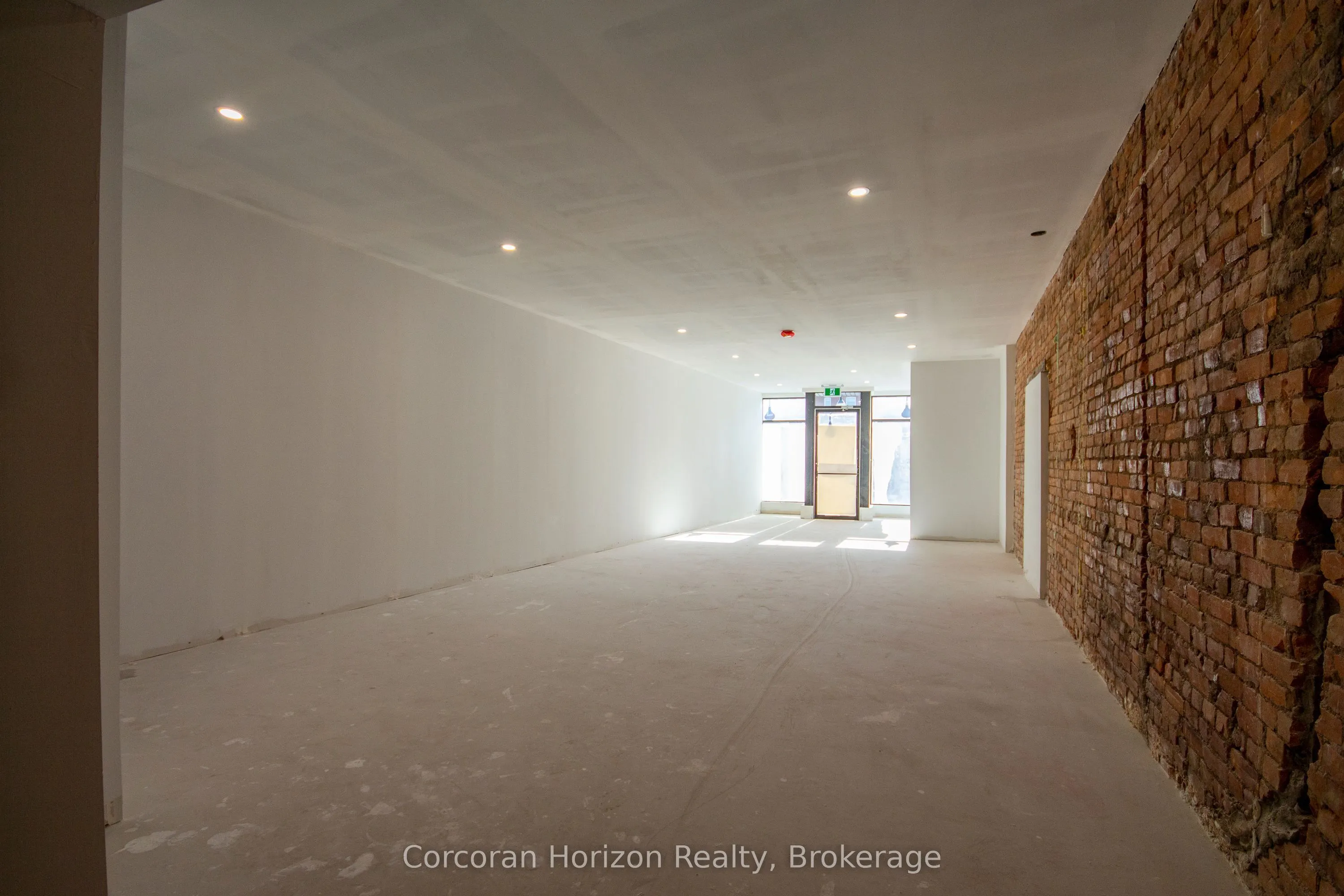 477 King Street E