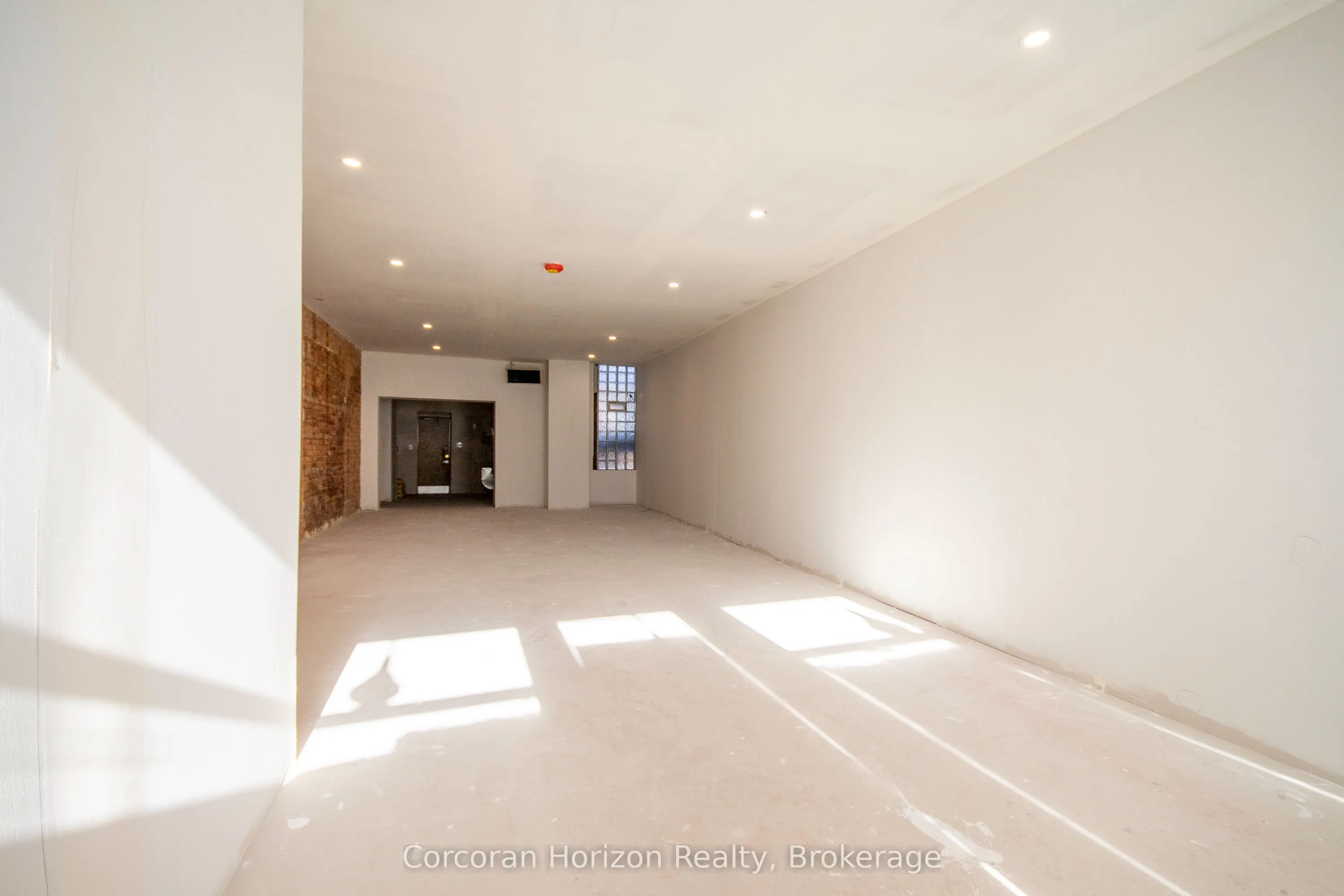 477 King Street E