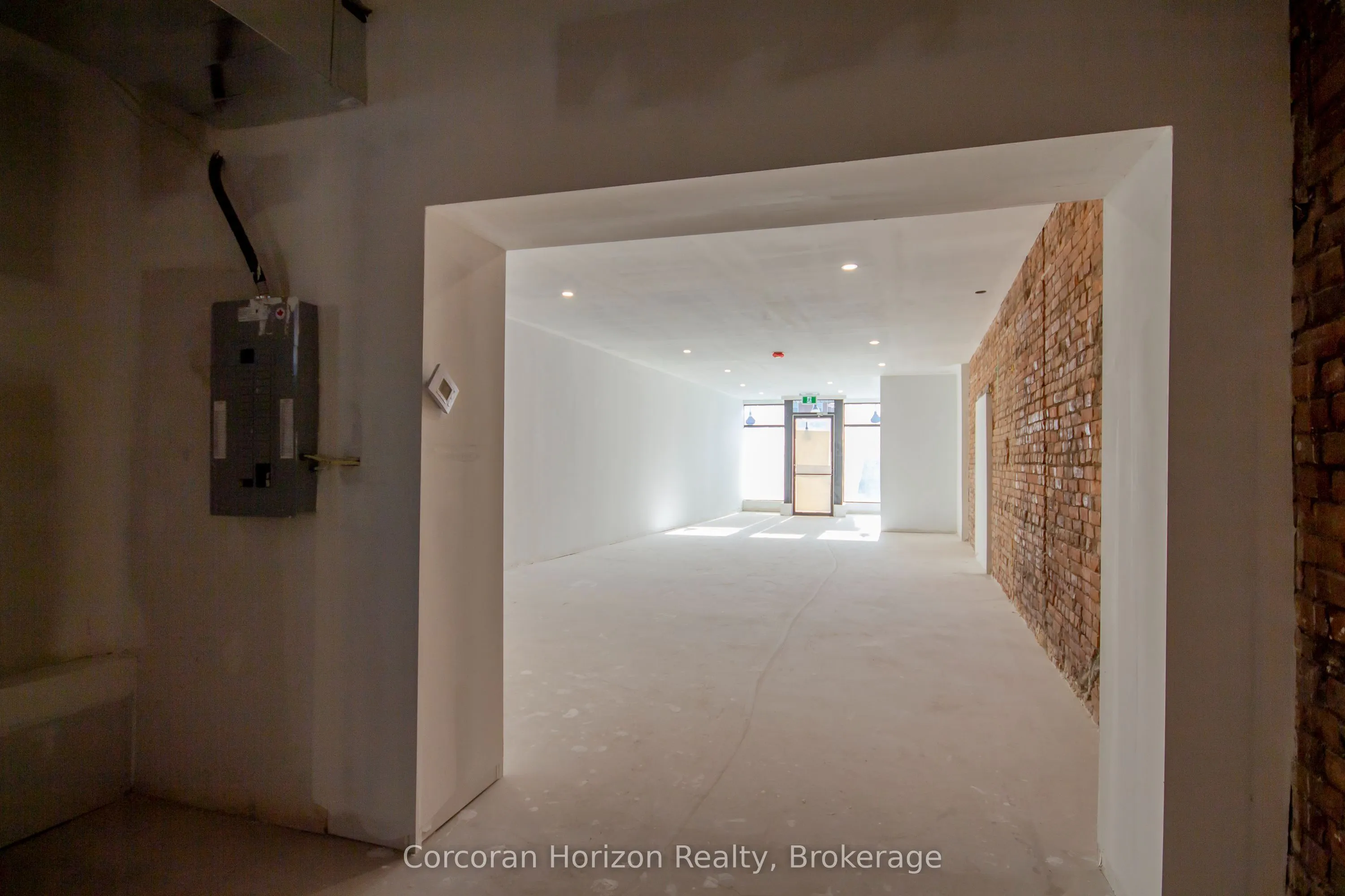 477 King Street E