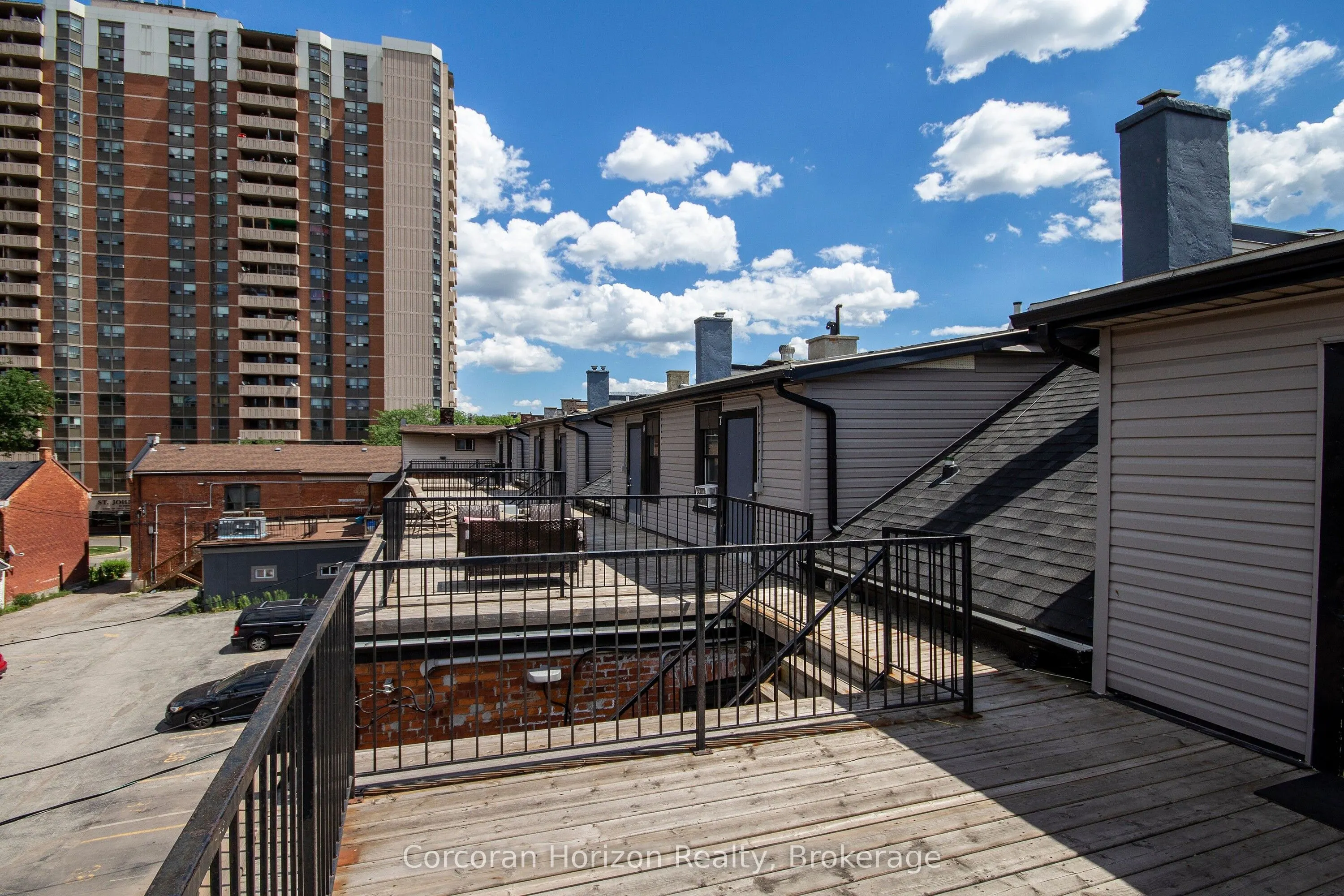 477 King Street E