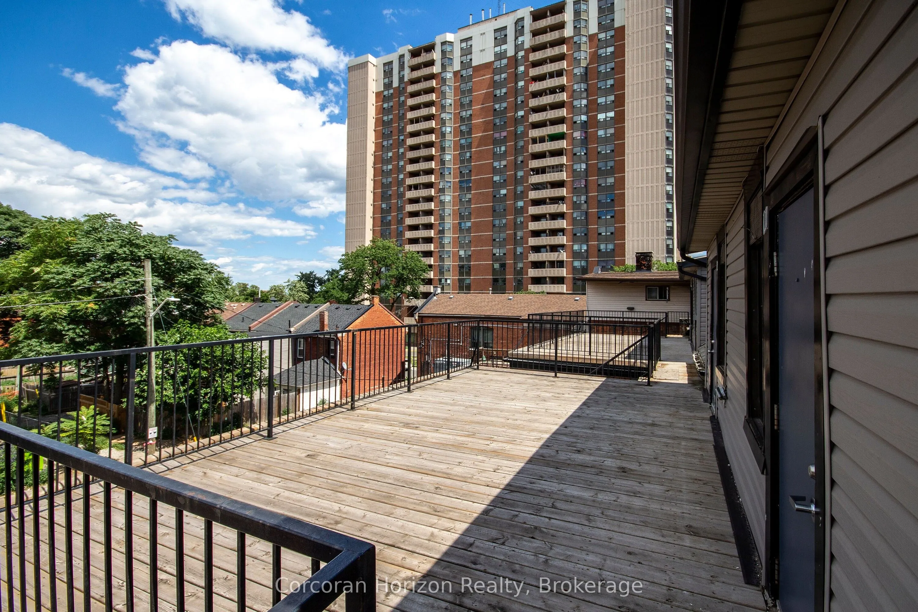 477 King Street E