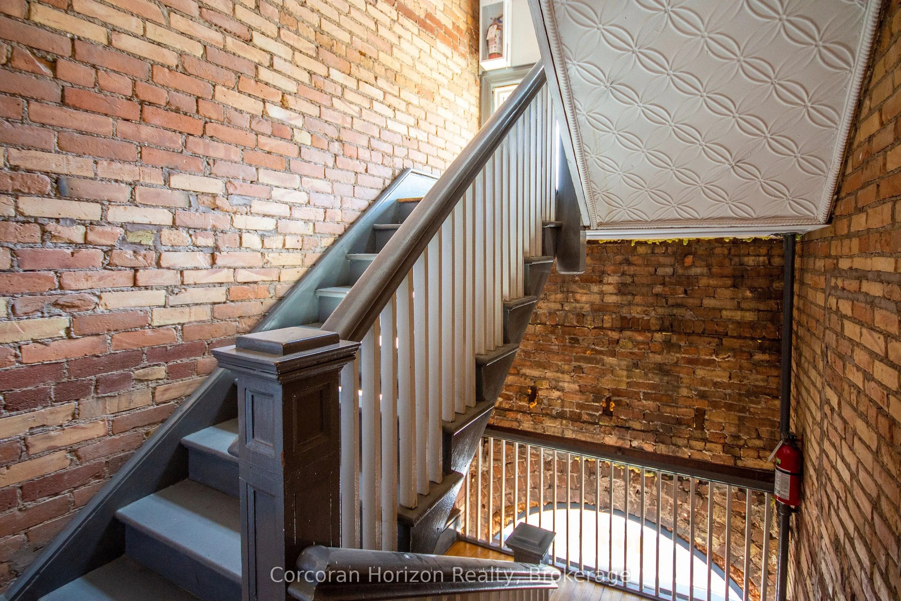 477 King Street E