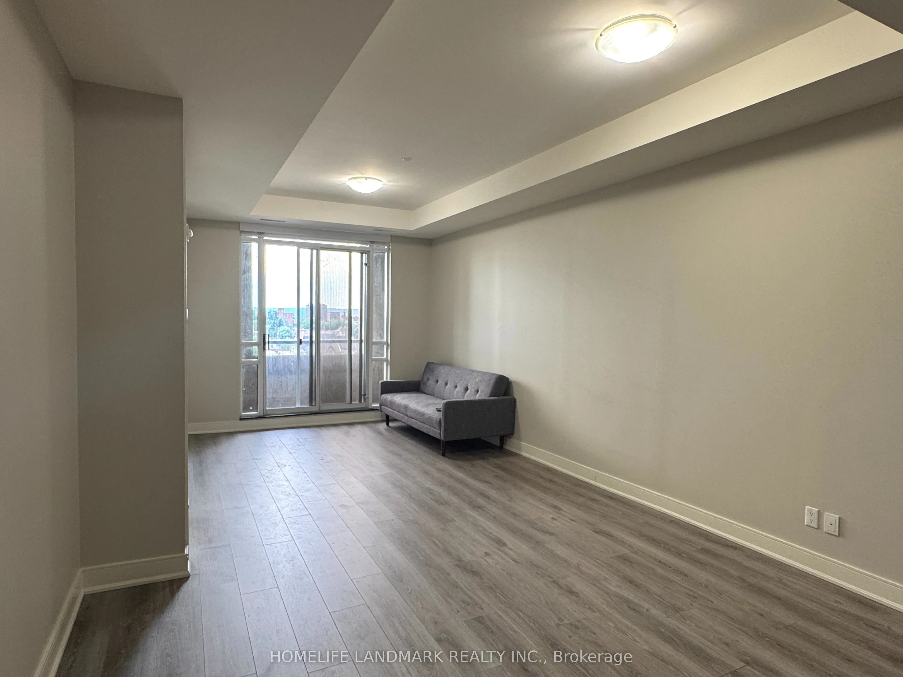 150 Main Street W, #707