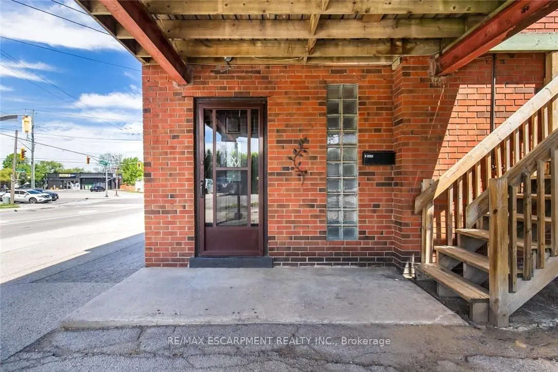 2340 KING Street E