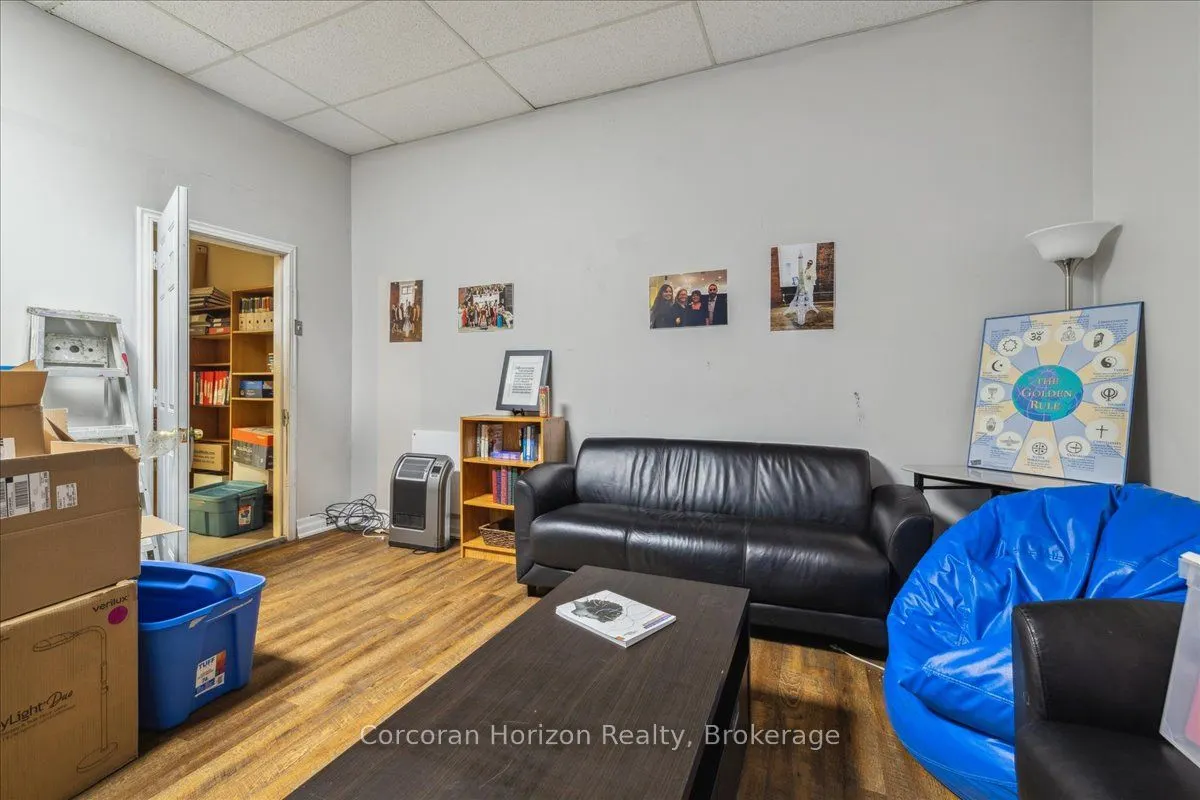 138 James Street N, #Main