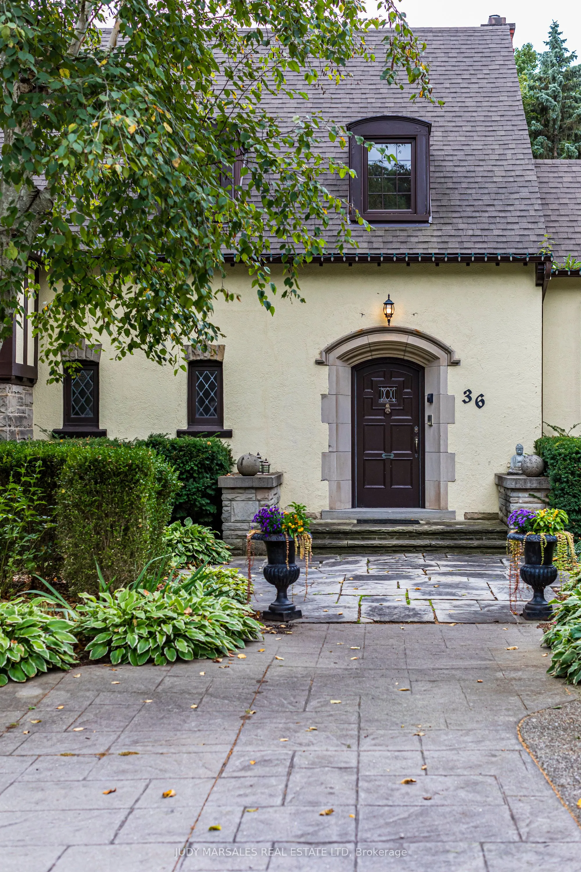 36 Cayley Street