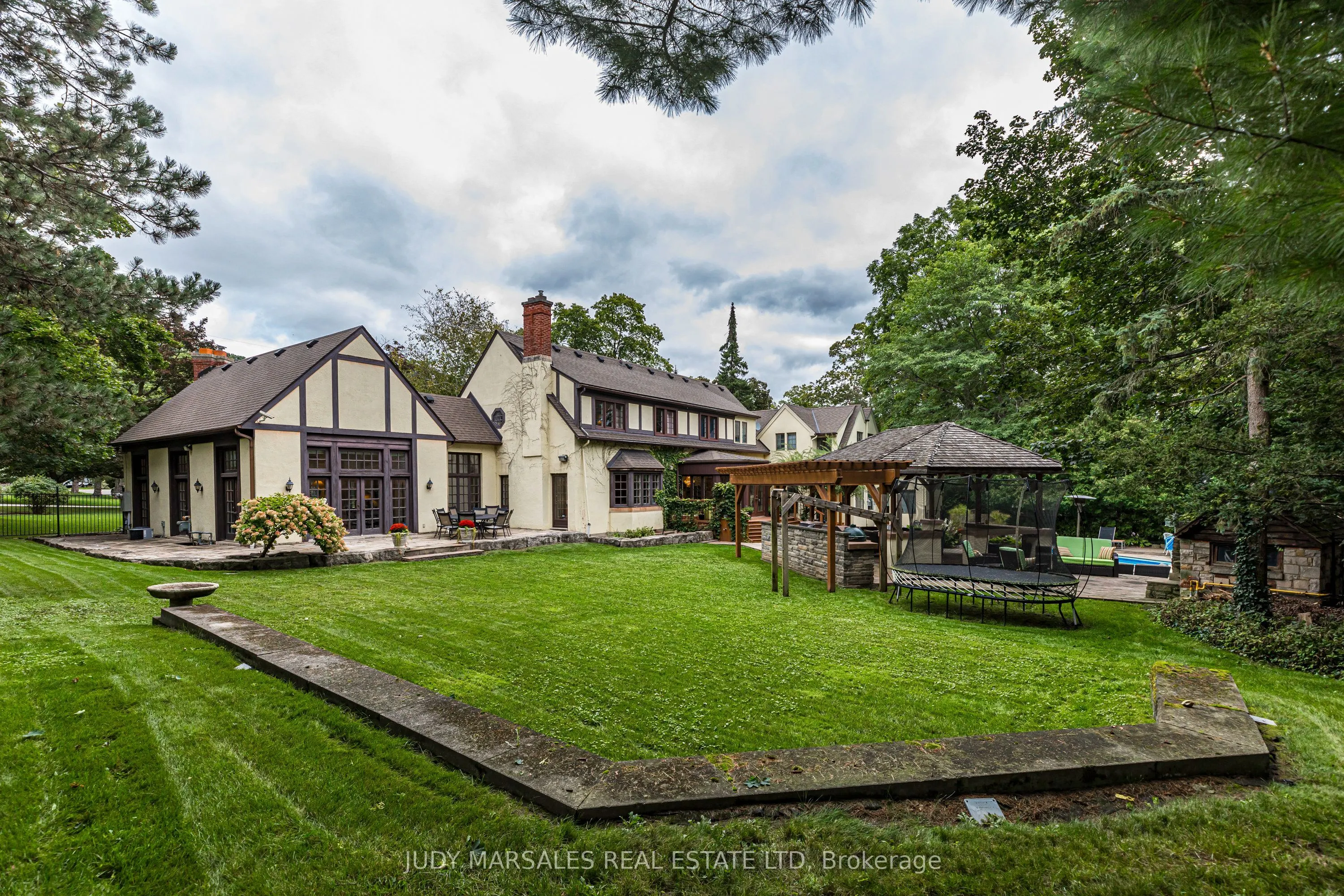 36 Cayley Street