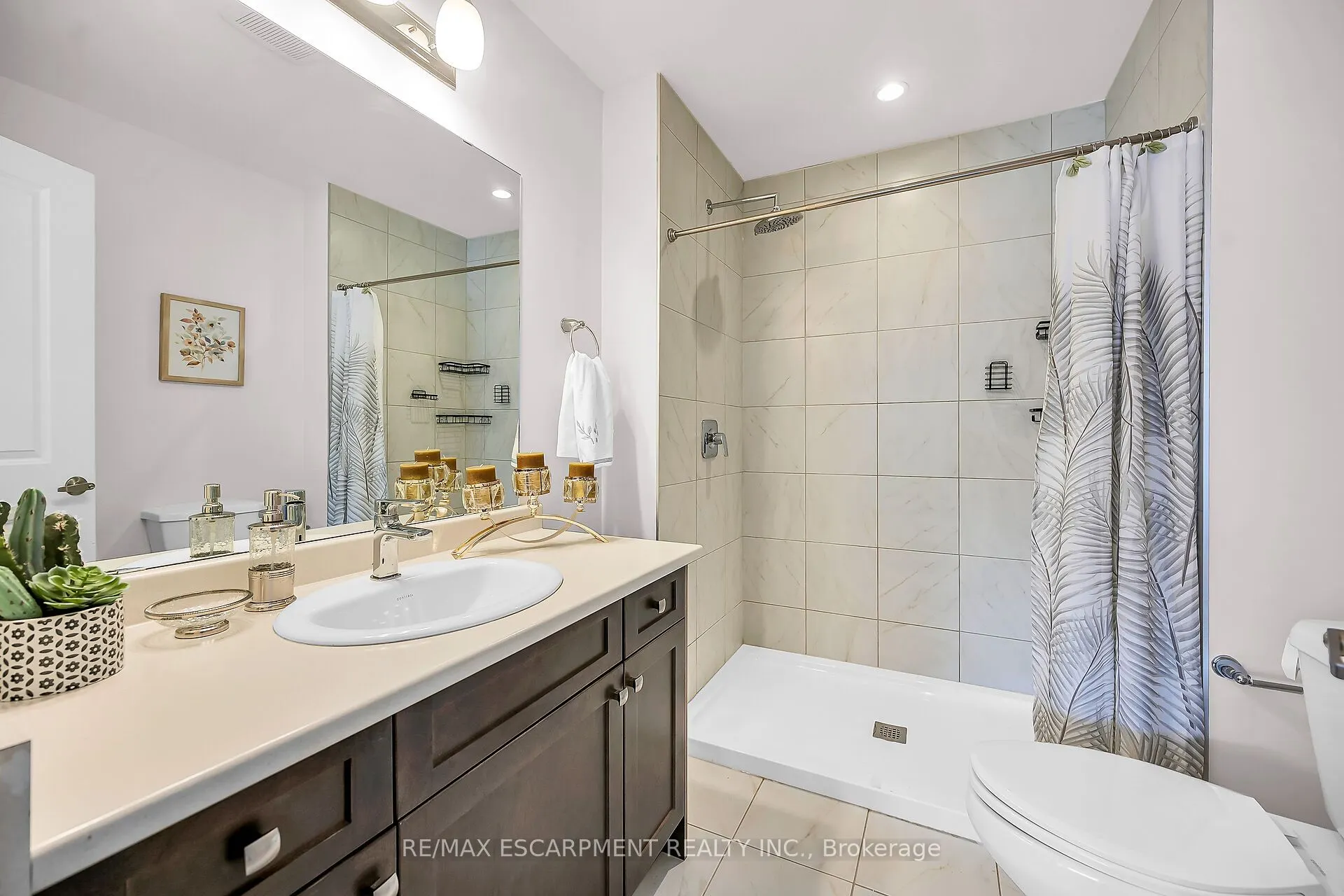 61 Soho Street, #13