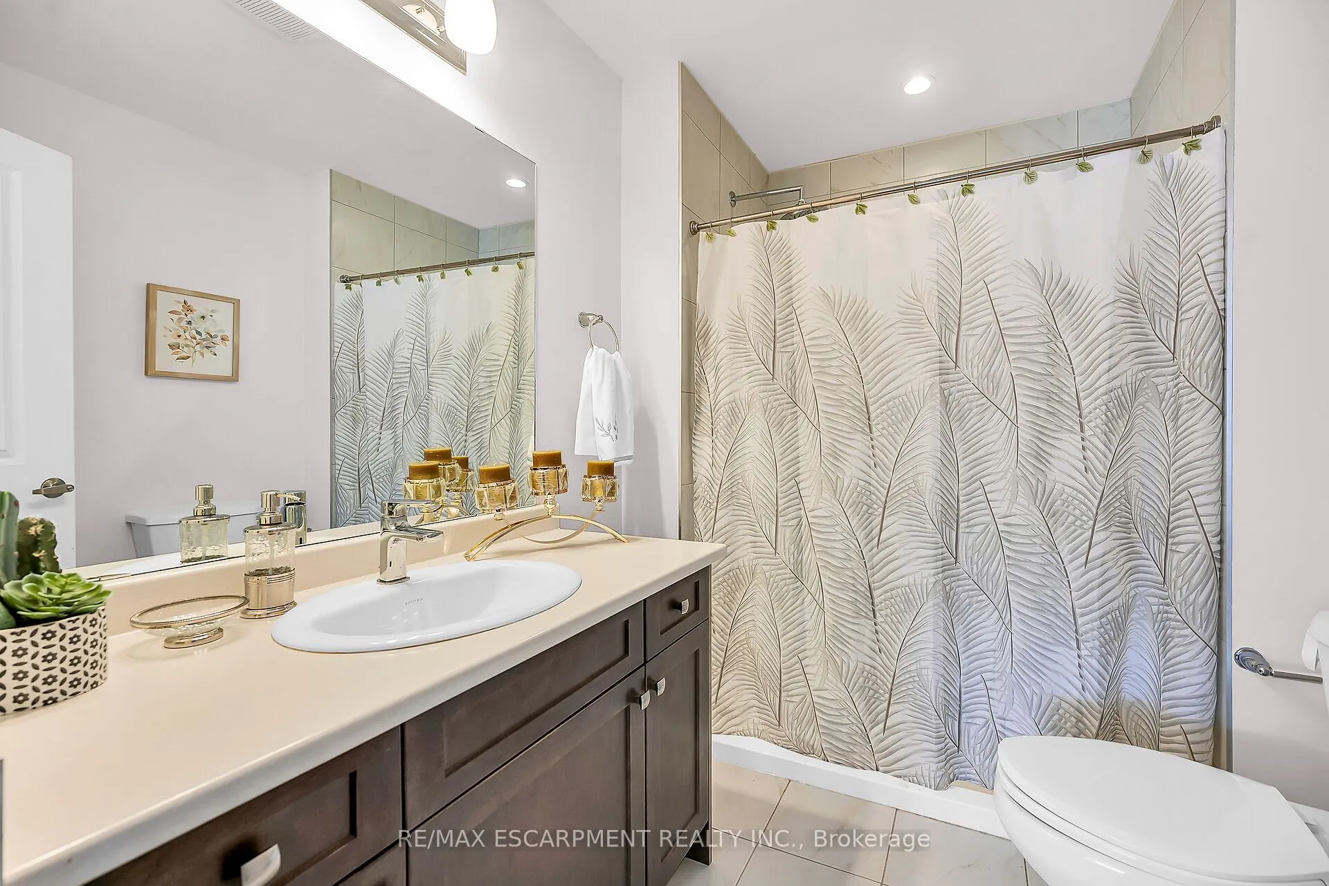 61 Soho Street, #13