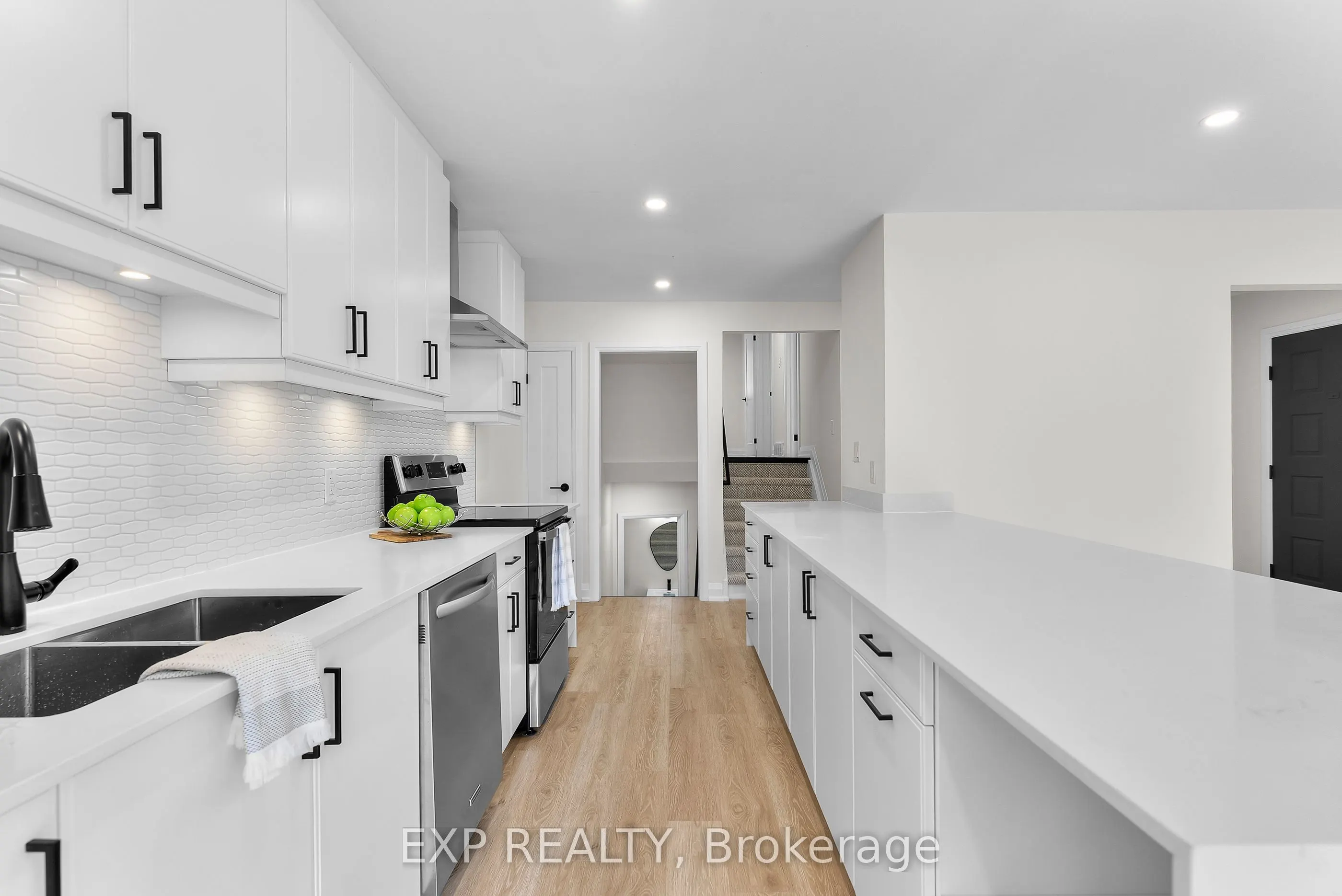 68 Chapel Street N