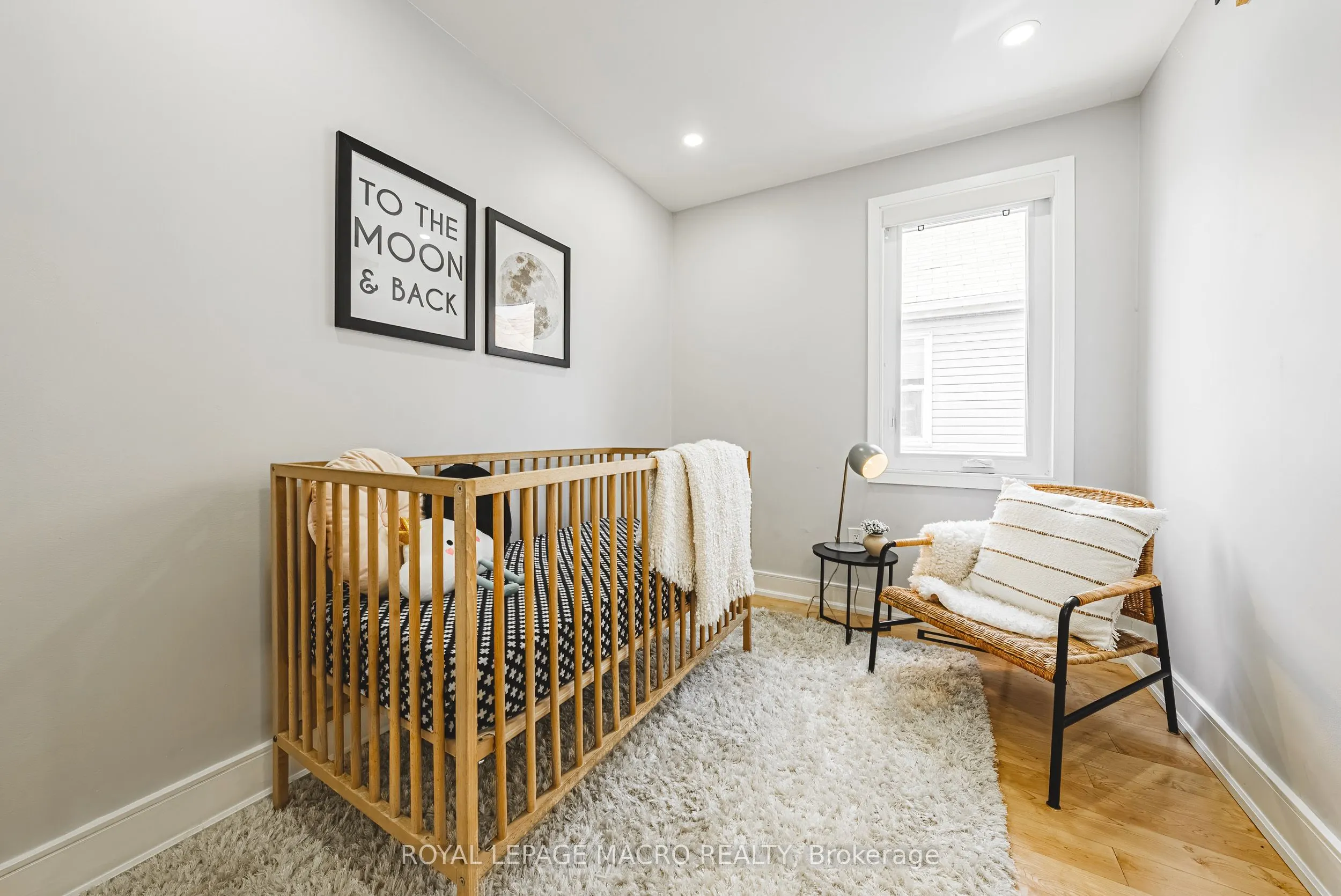 2016 Barton Street E