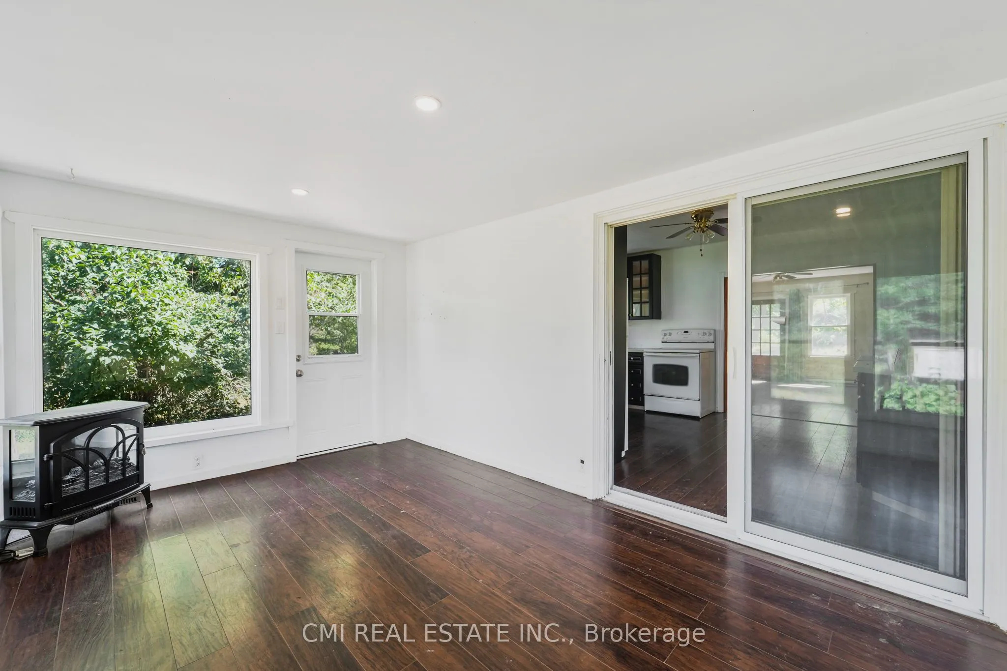 4422 County Rd 6 Road