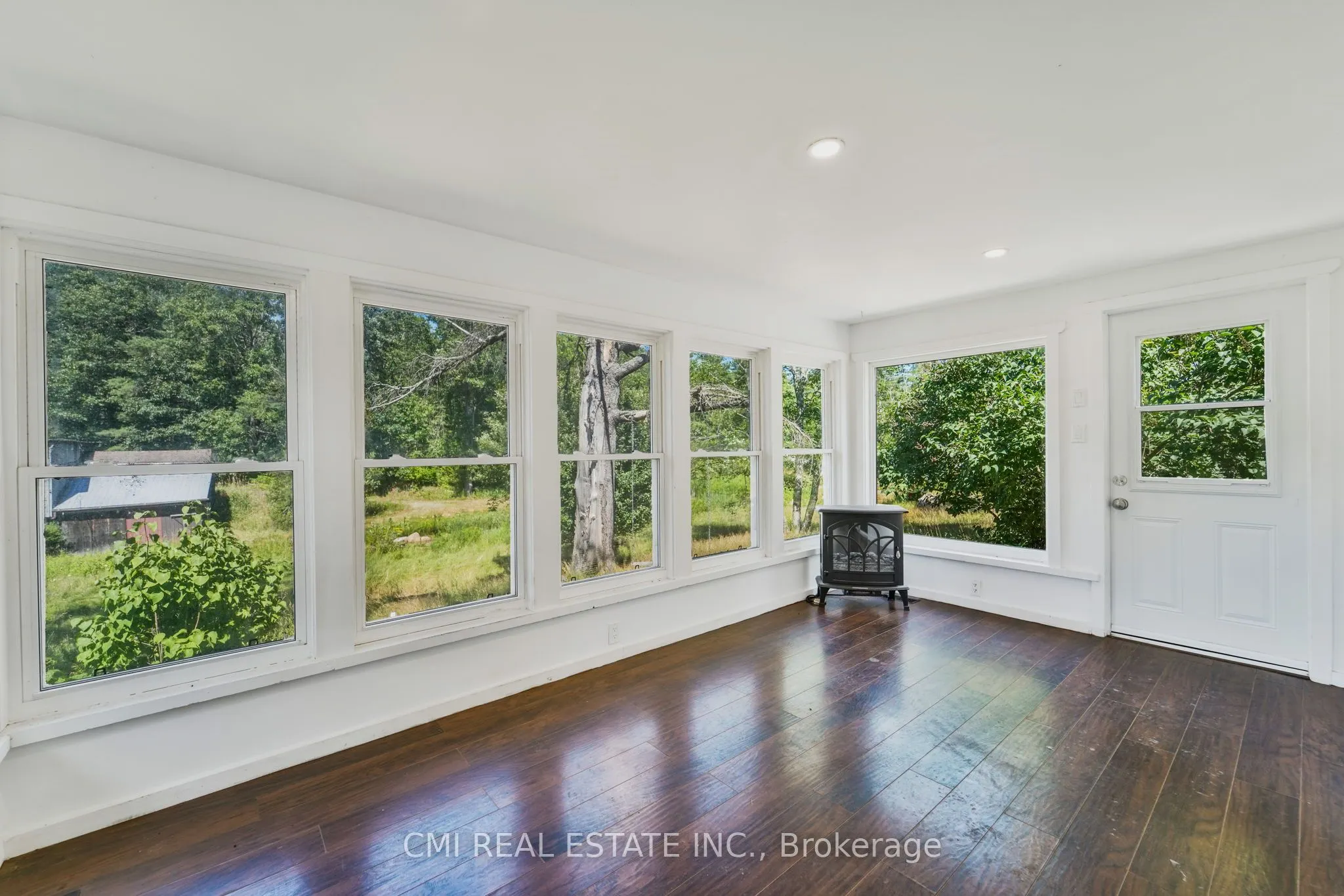 4422 County Rd 6 Road