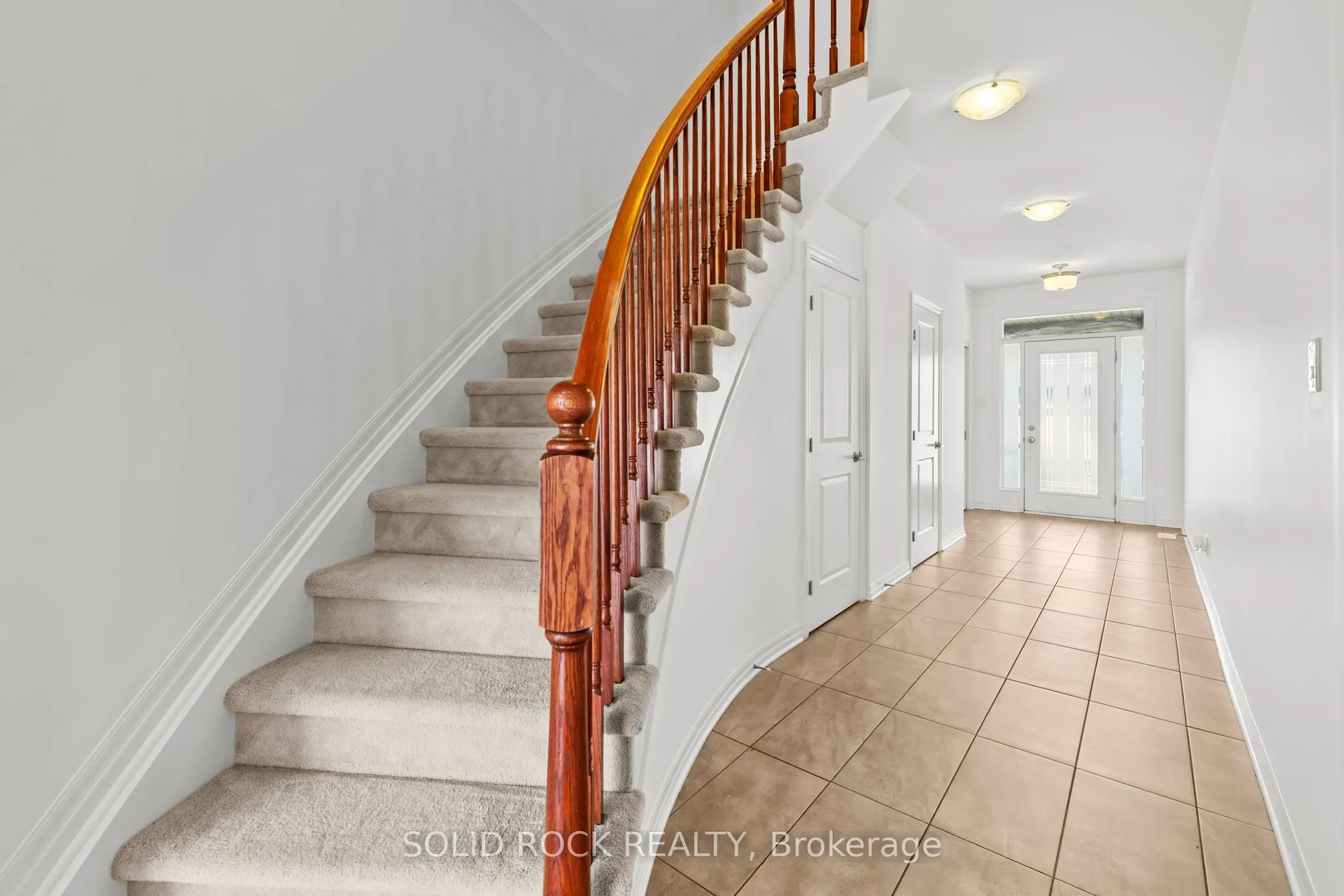 153 Hawkshaw Crescent E