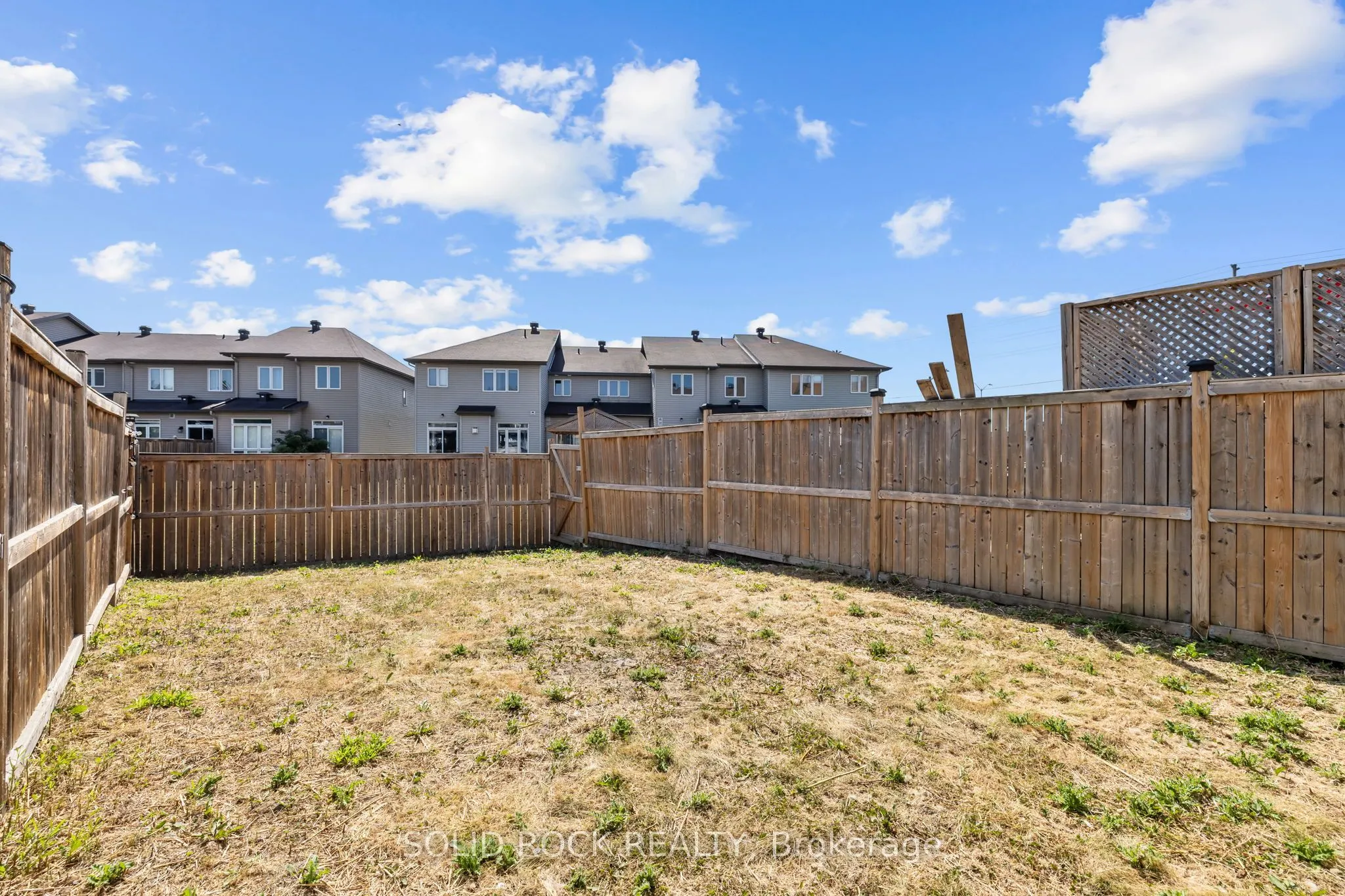 153 Hawkshaw Crescent E