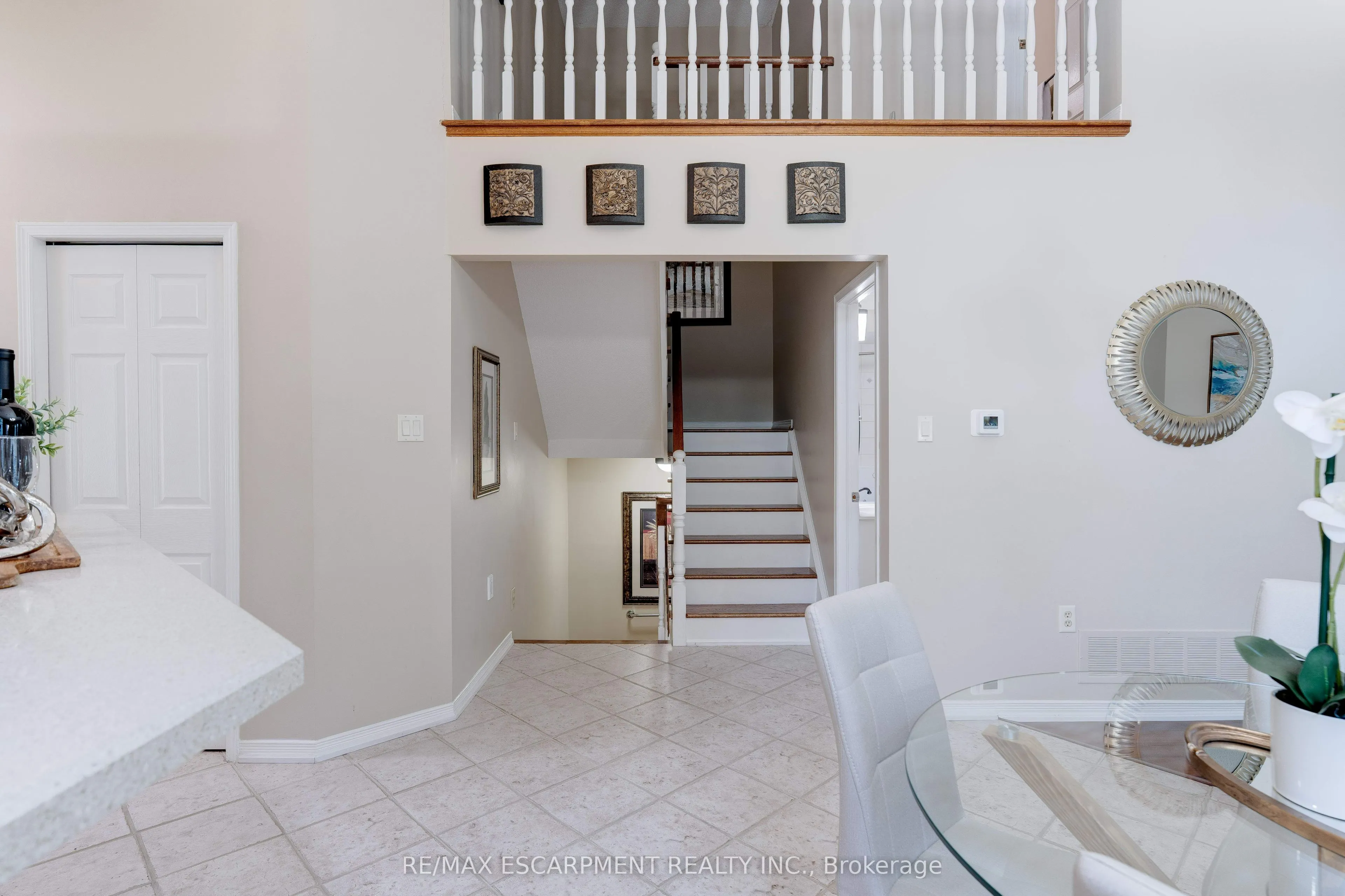 2774 King Street E, #10